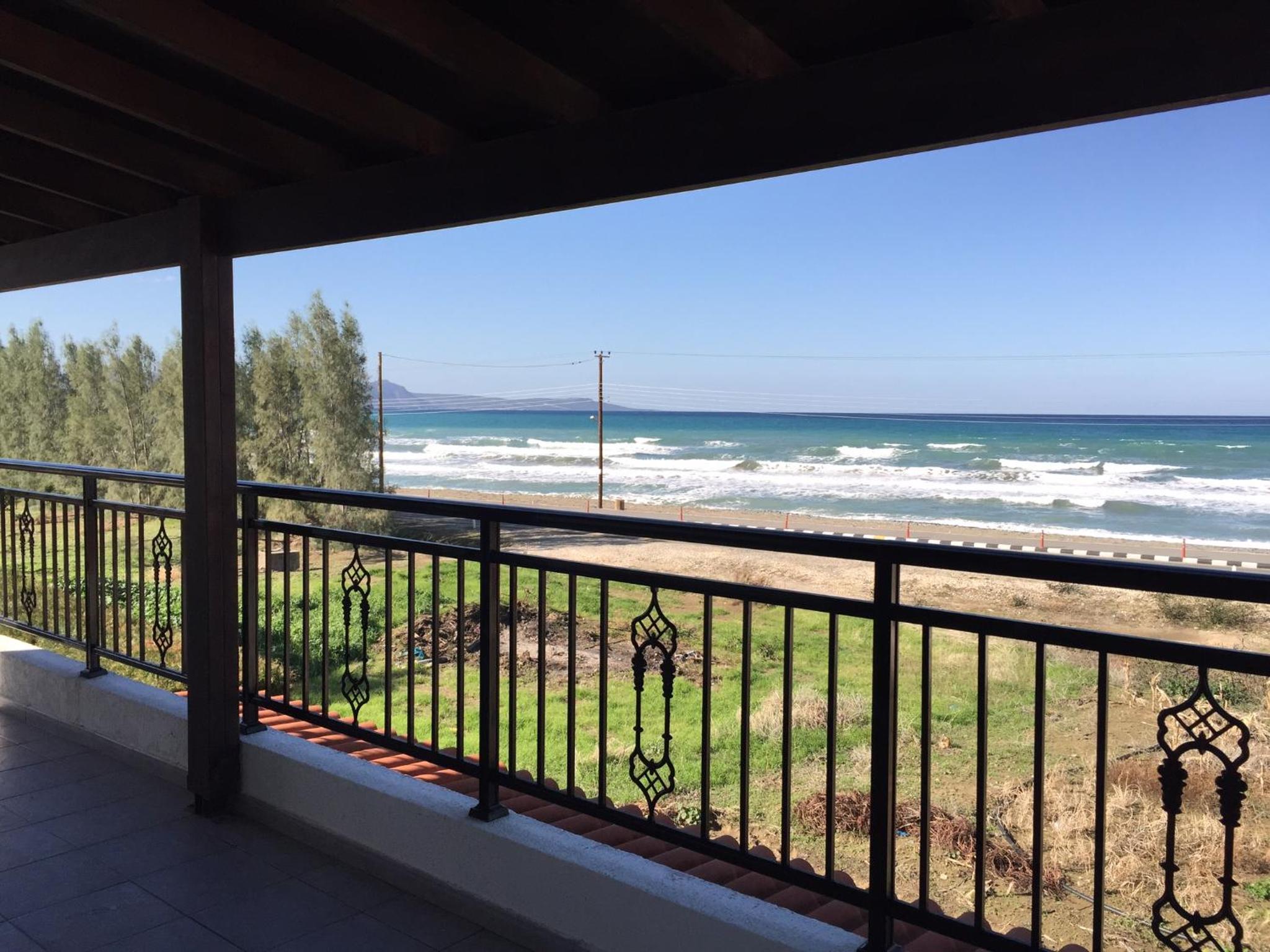 Beachfront Villa Thomas 5