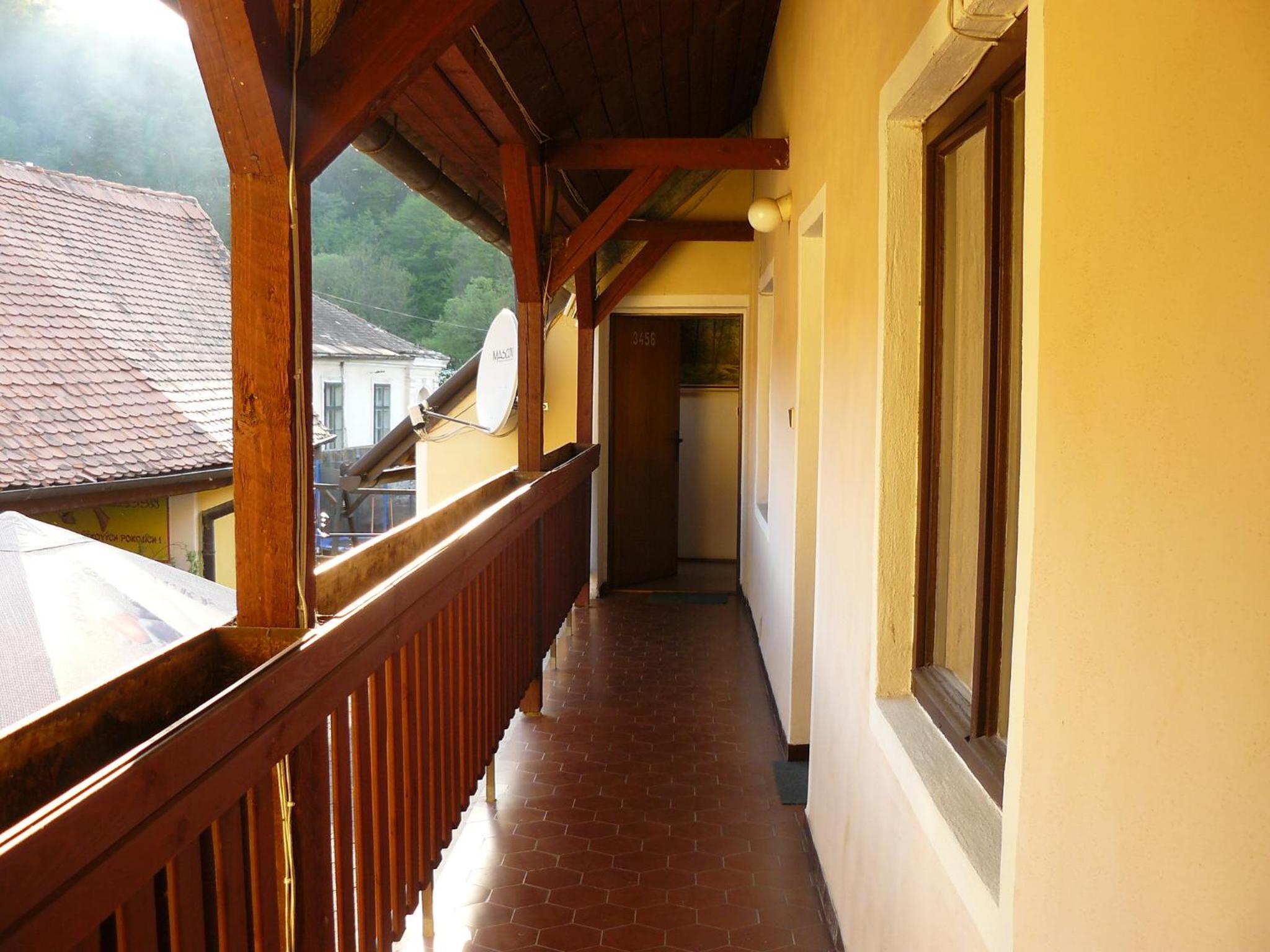 Country Saloon