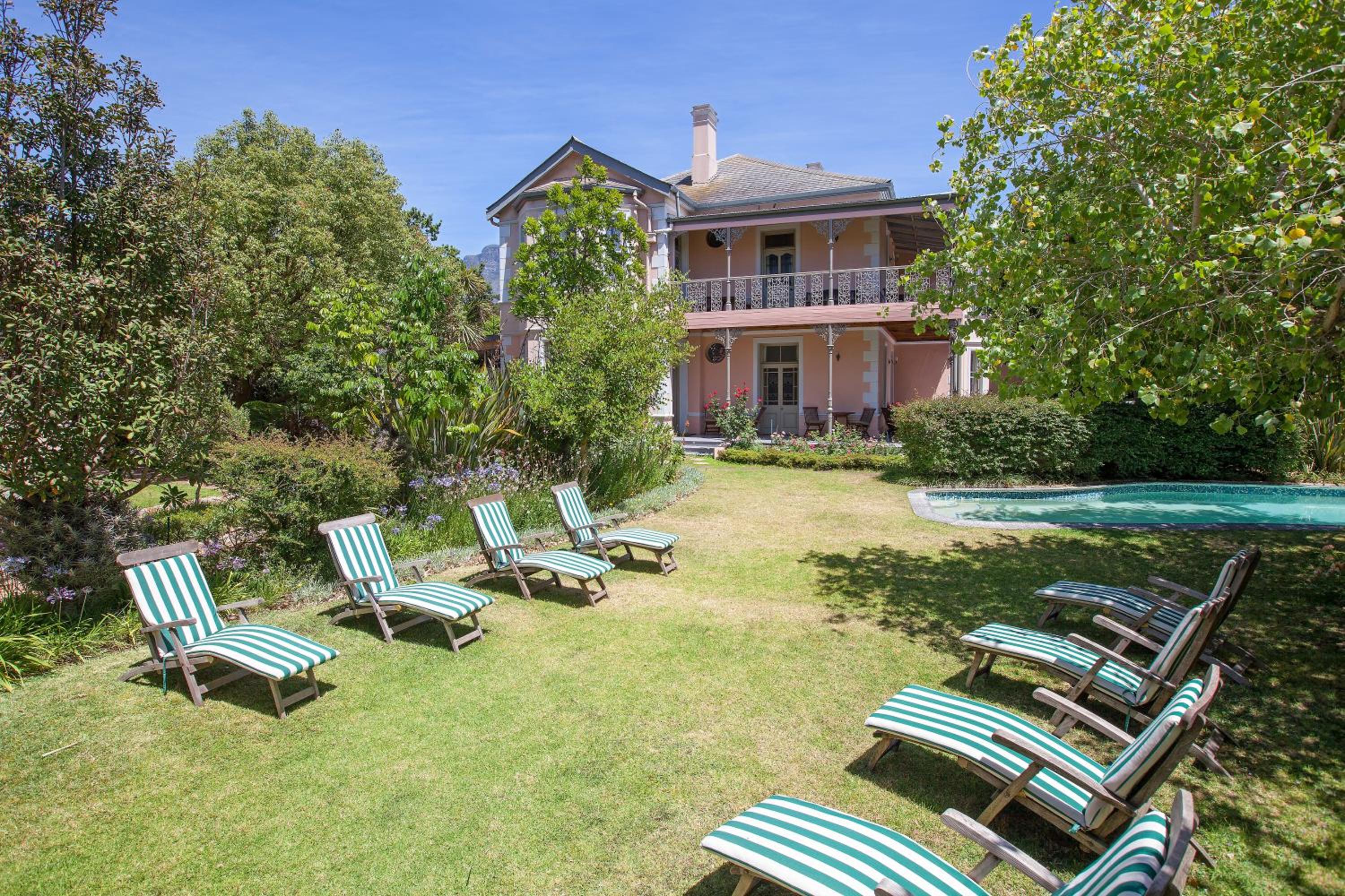 Medindi Manor