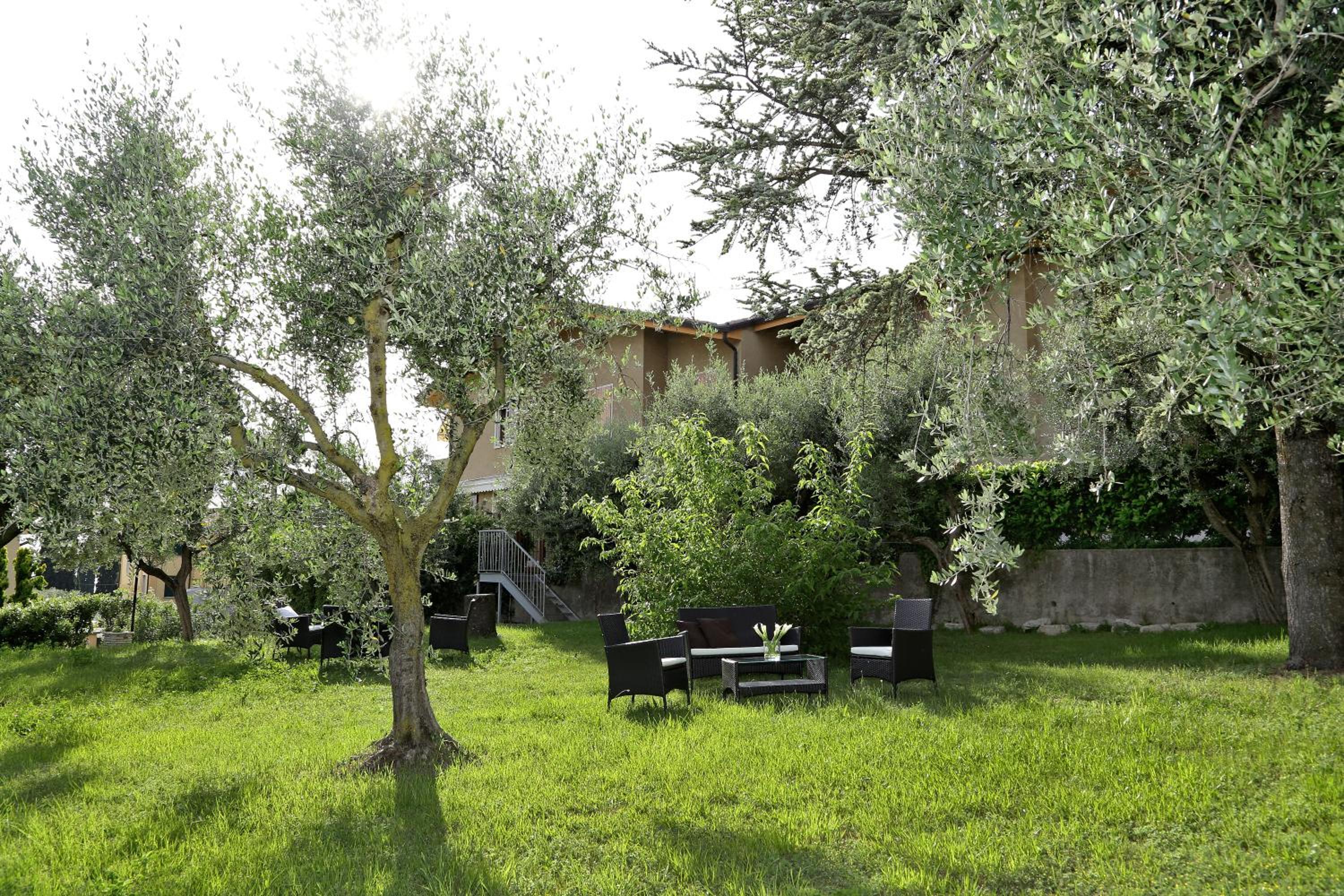 Photo 9