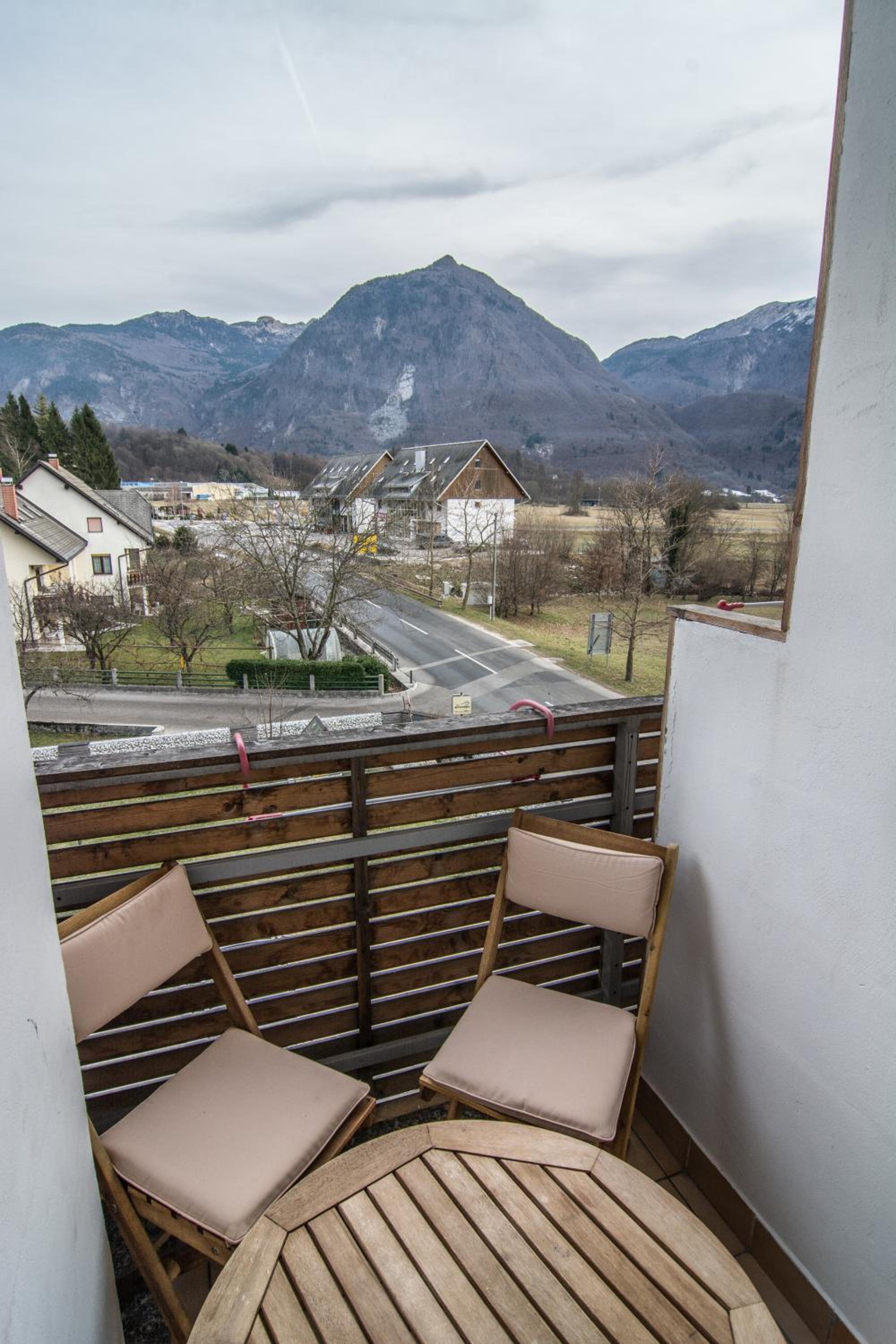 Apartments Skok with rafting and free parking view 3