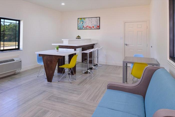 Scottish Inn & Suites - Conroe