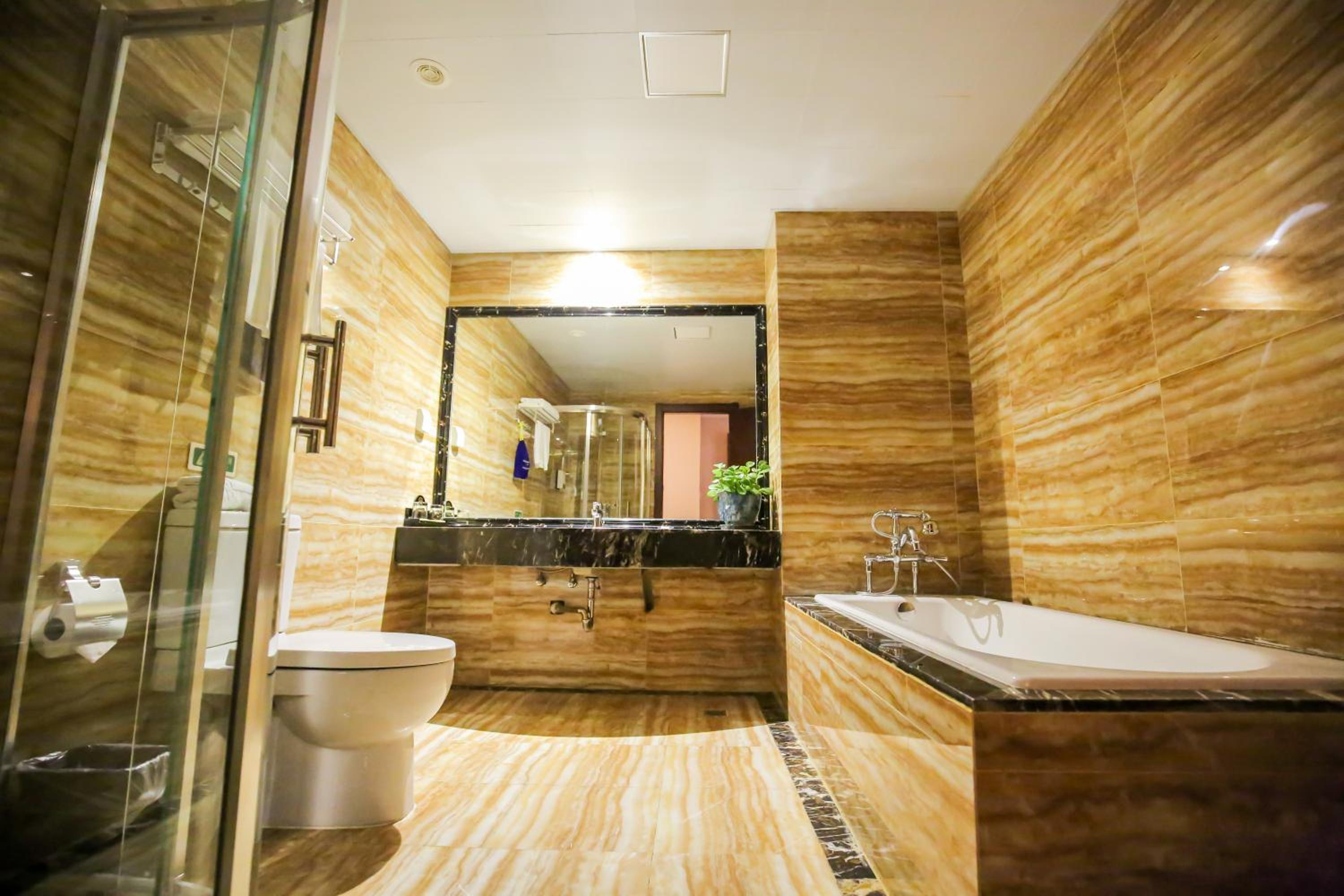 New Knight Royal Hotel Airport and International Resort