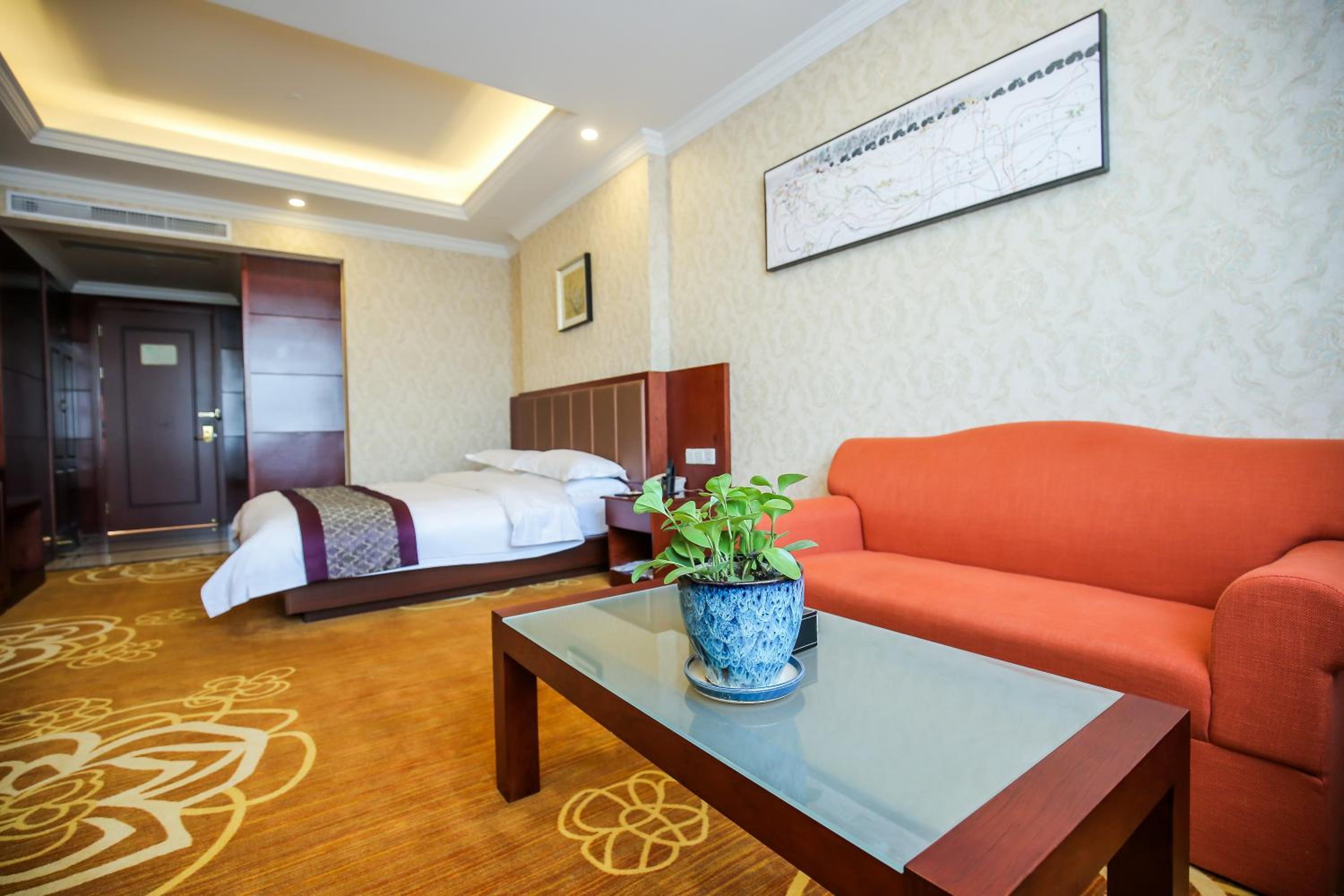 New Knight Royal Hotel Airport and International Resort