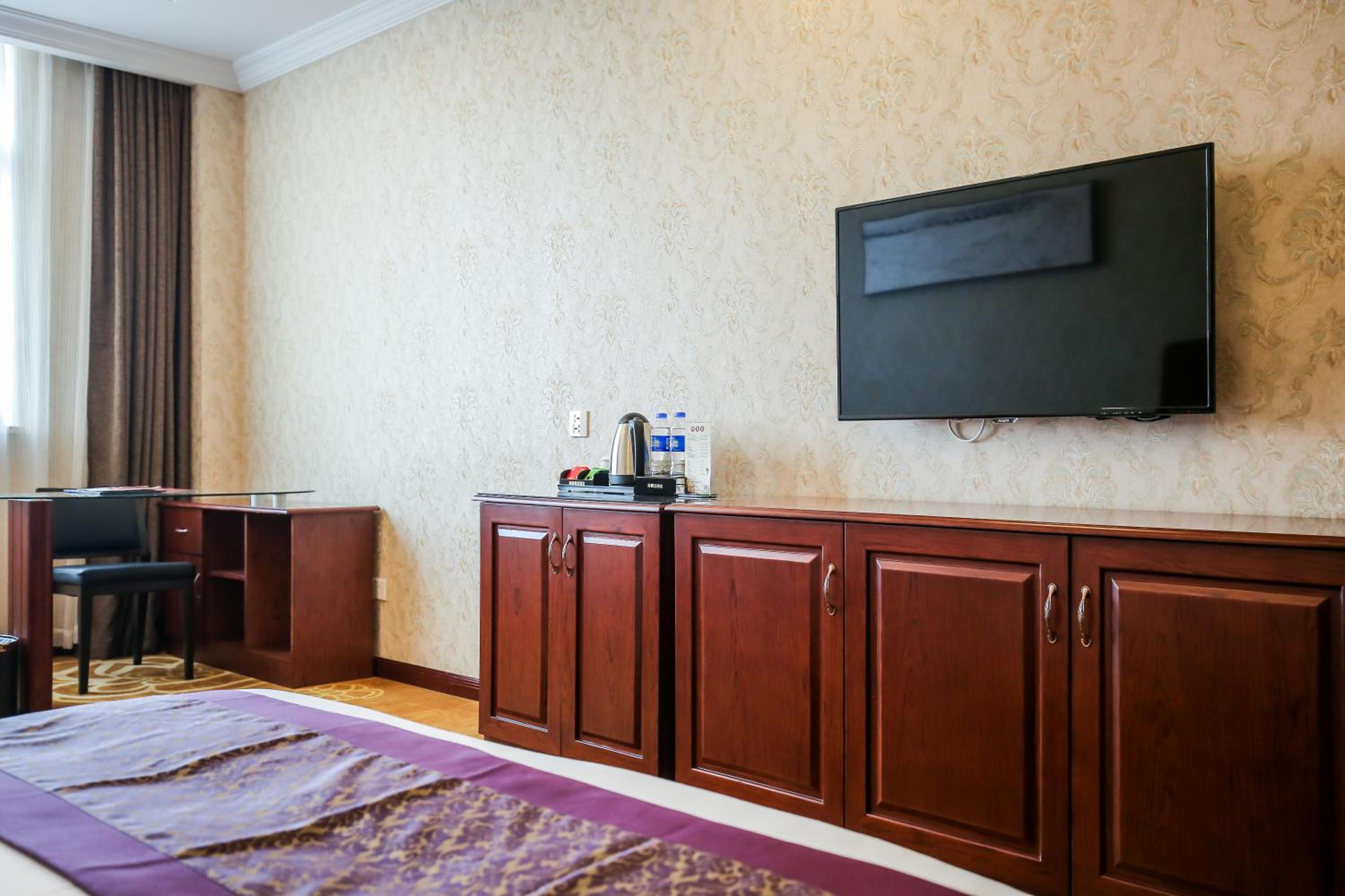 New Knight Royal Hotel Airport and International Resort
