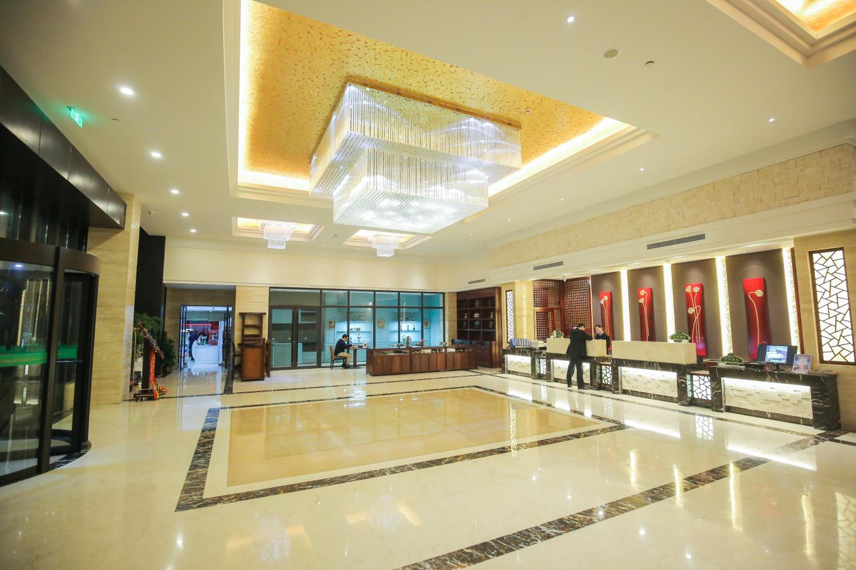 New Knight Royal Hotel Airport and International Resort