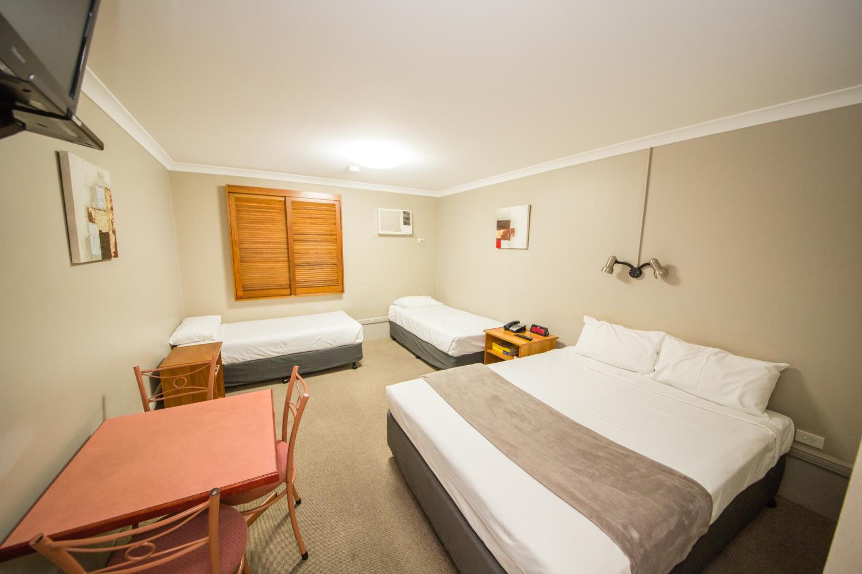 Cosmopolitan Motel & Serviced Apartments