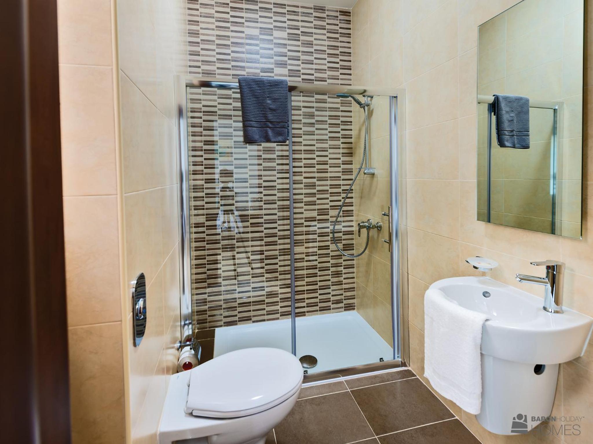 Hillock Residence Apartments
