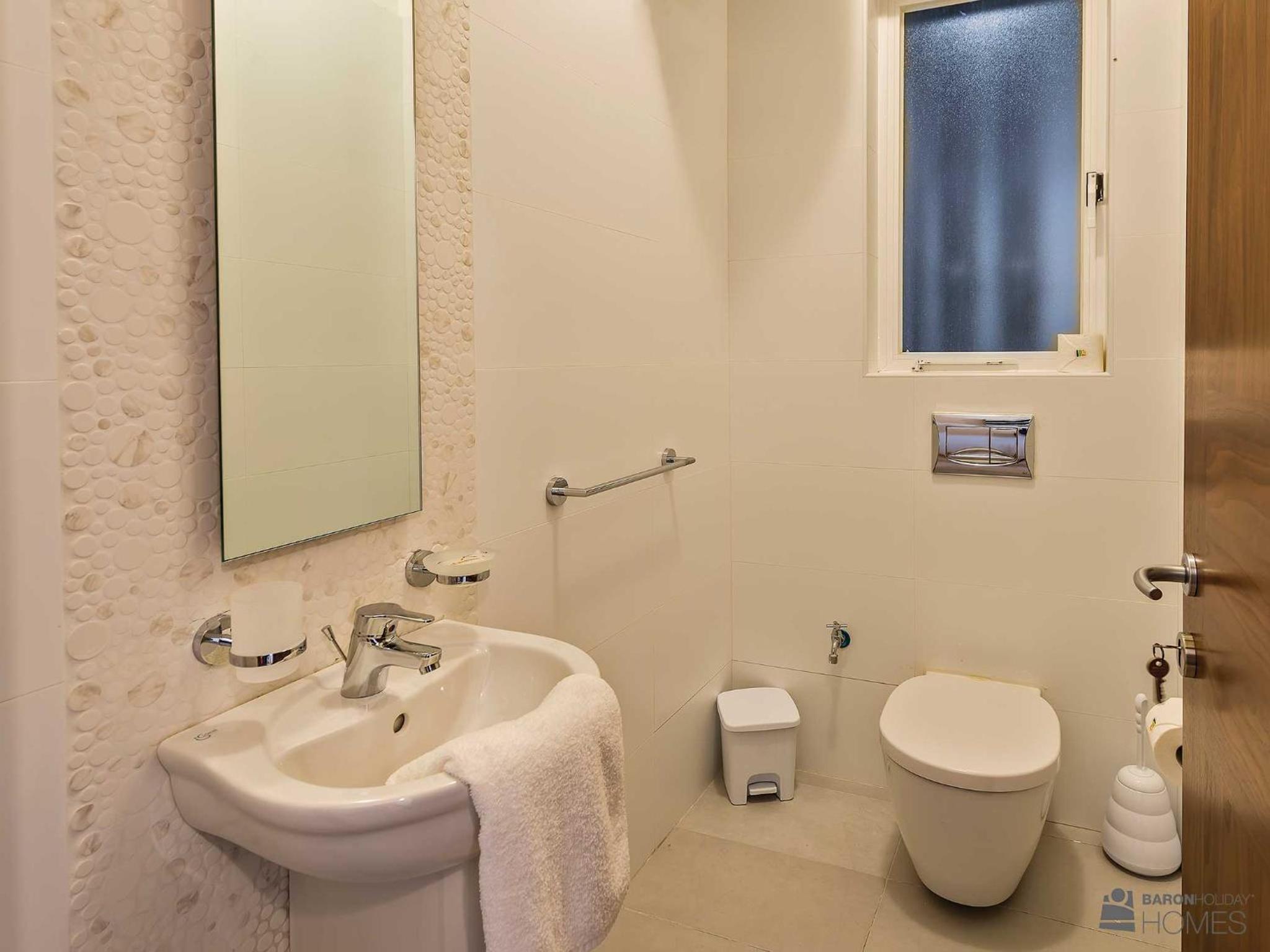Hillock Residence Apartments