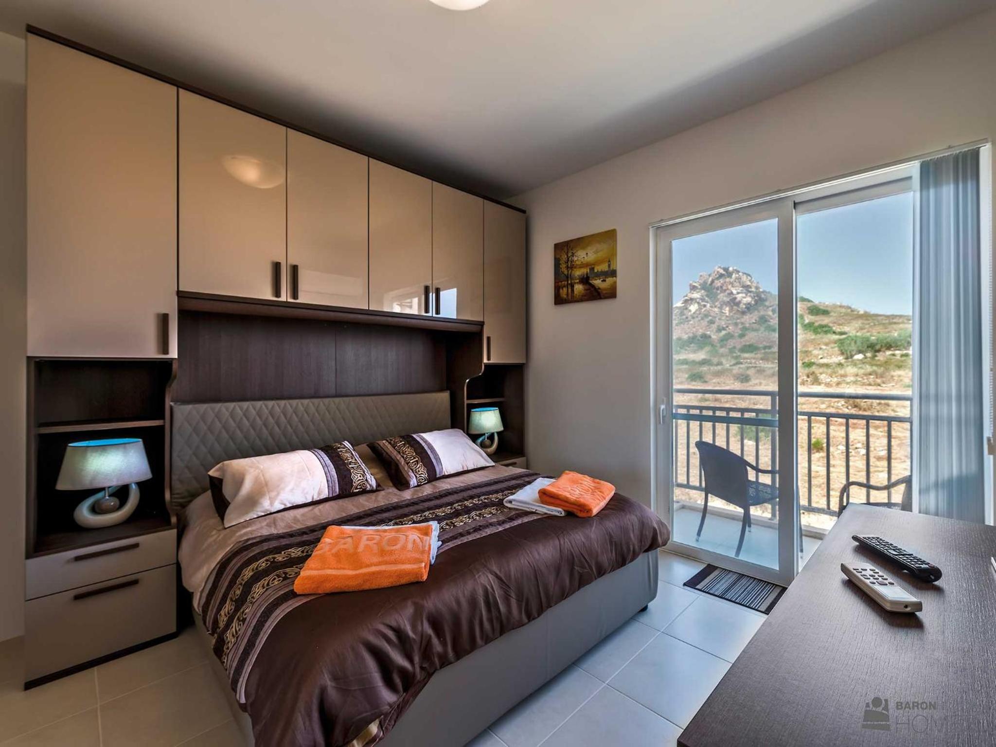 Hillock Residence Apartments