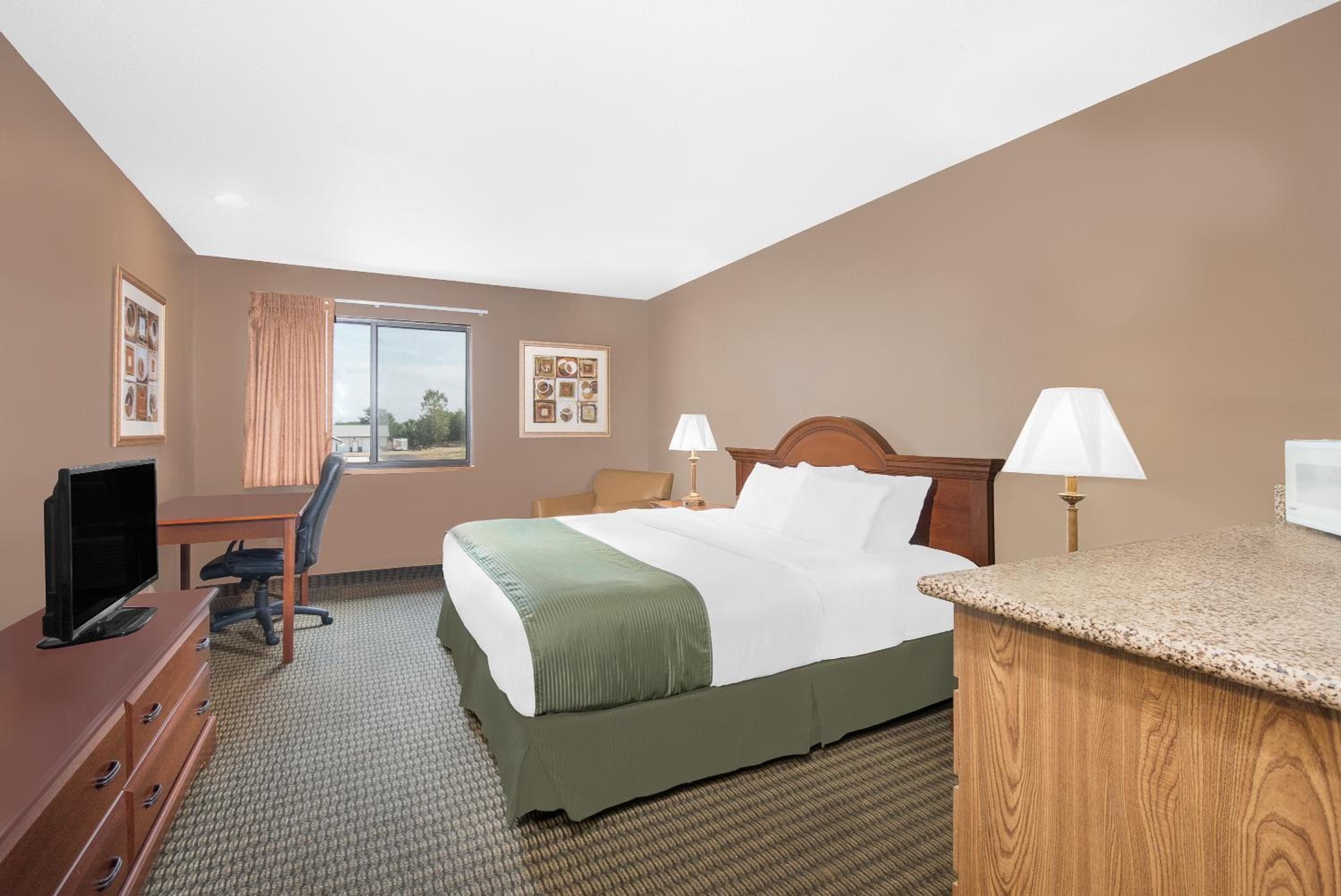 Mitchell Vacations - Days Inn by Wyndham Mitchell SD - Property Image 16