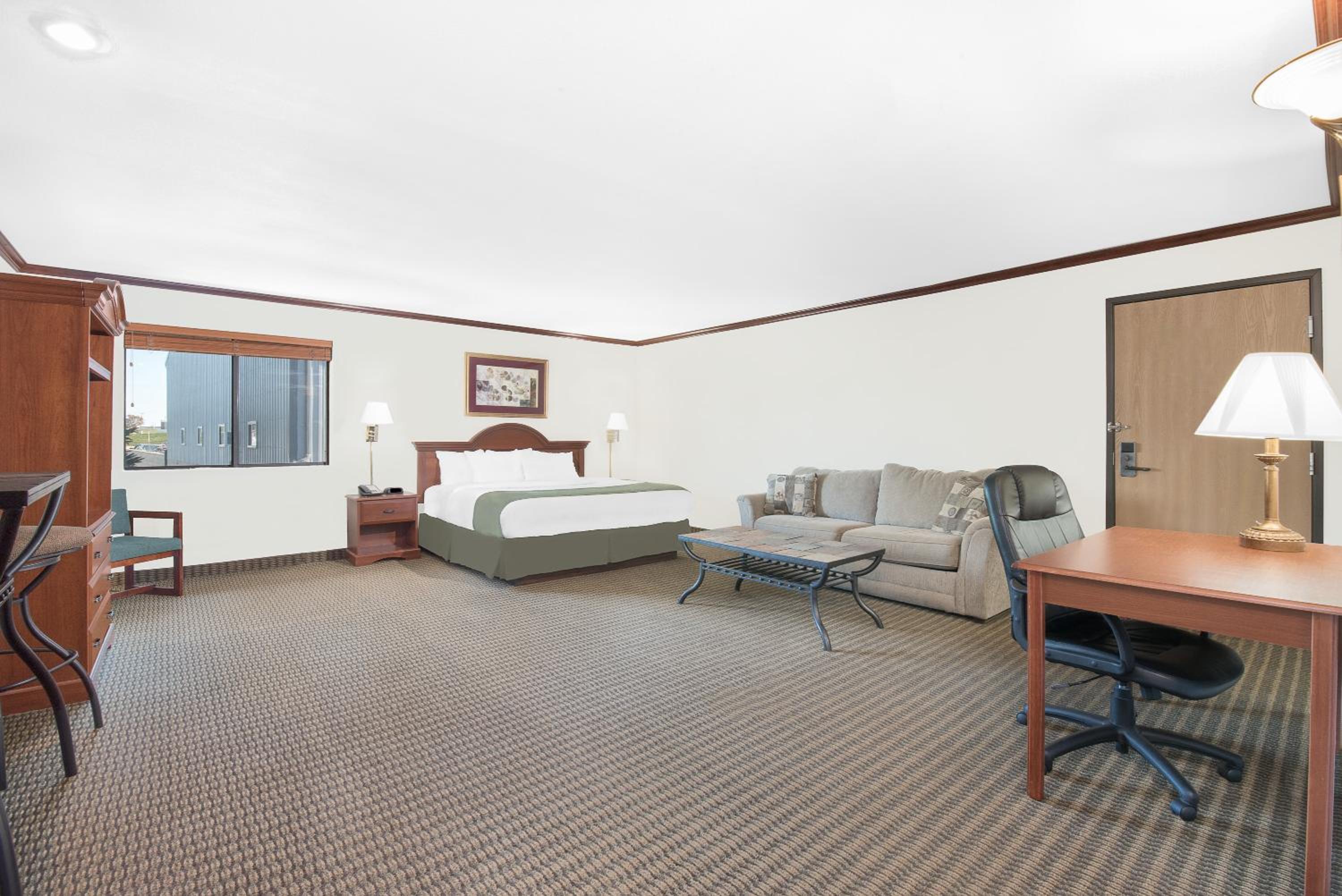 Mitchell Vacations - Days Inn by Wyndham Mitchell SD - Property Image 15