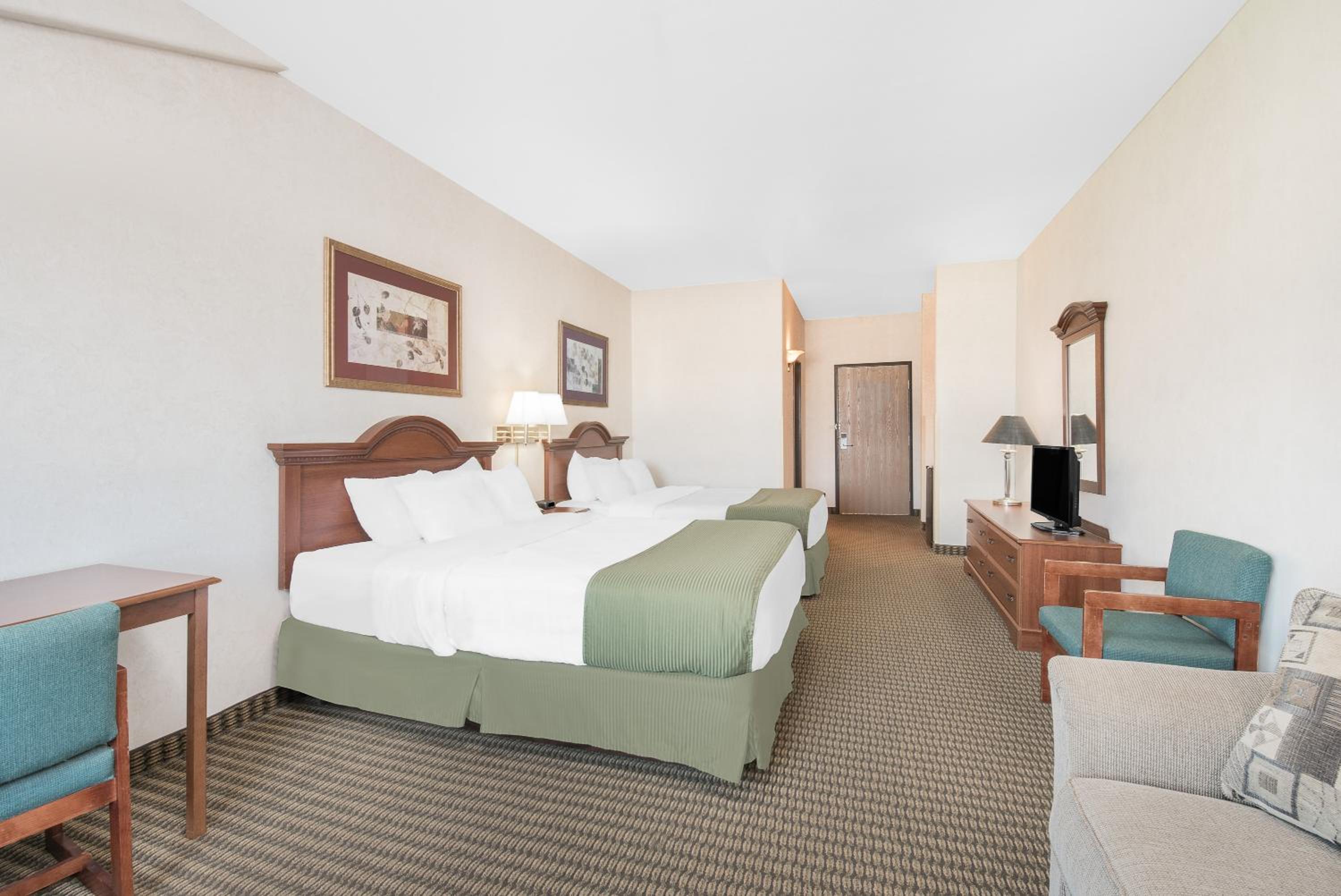 Mitchell Vacations - Days Inn by Wyndham Mitchell SD - Property Image 9
