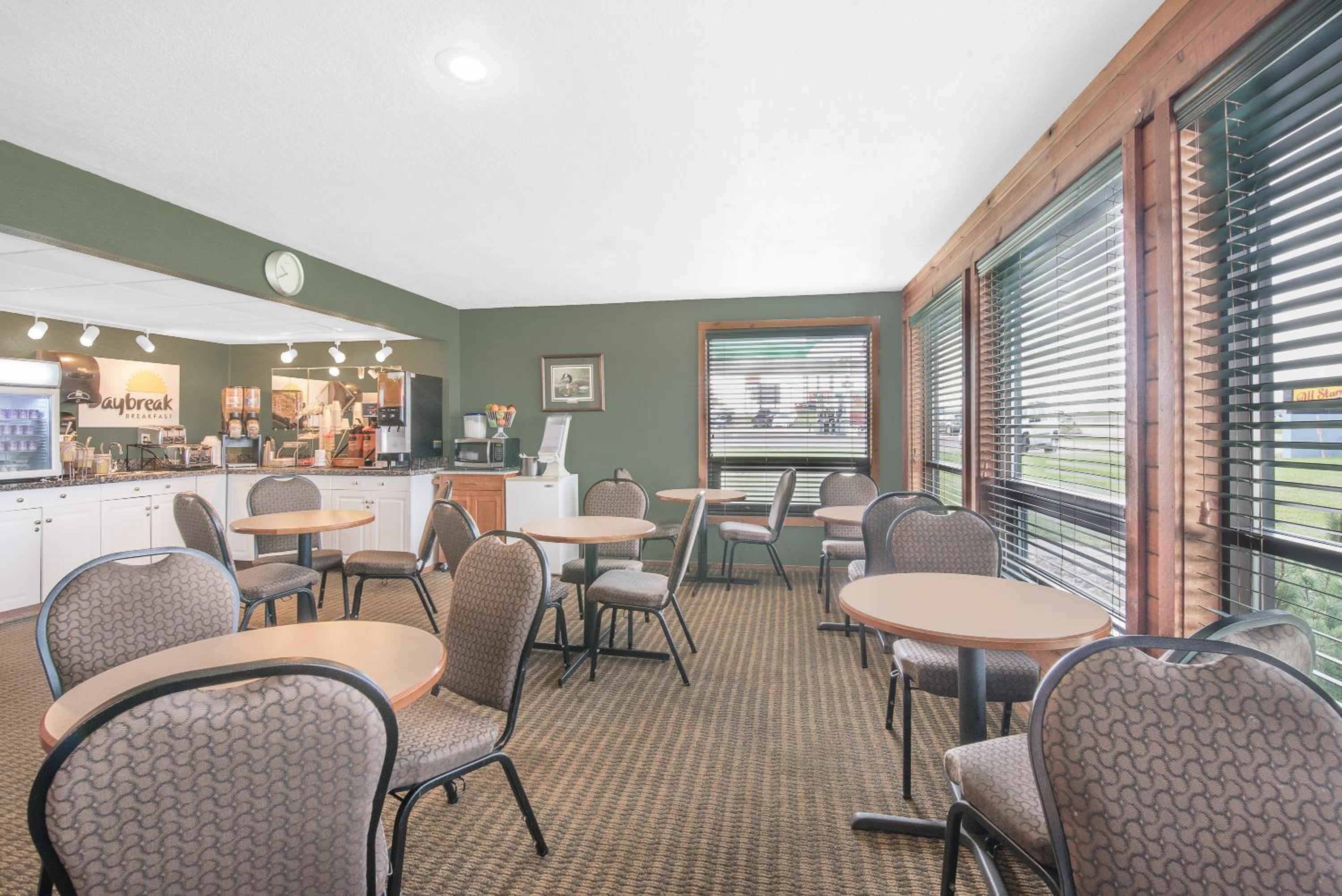 Mitchell Vacations - Days Inn by Wyndham Mitchell SD - Property Image 6