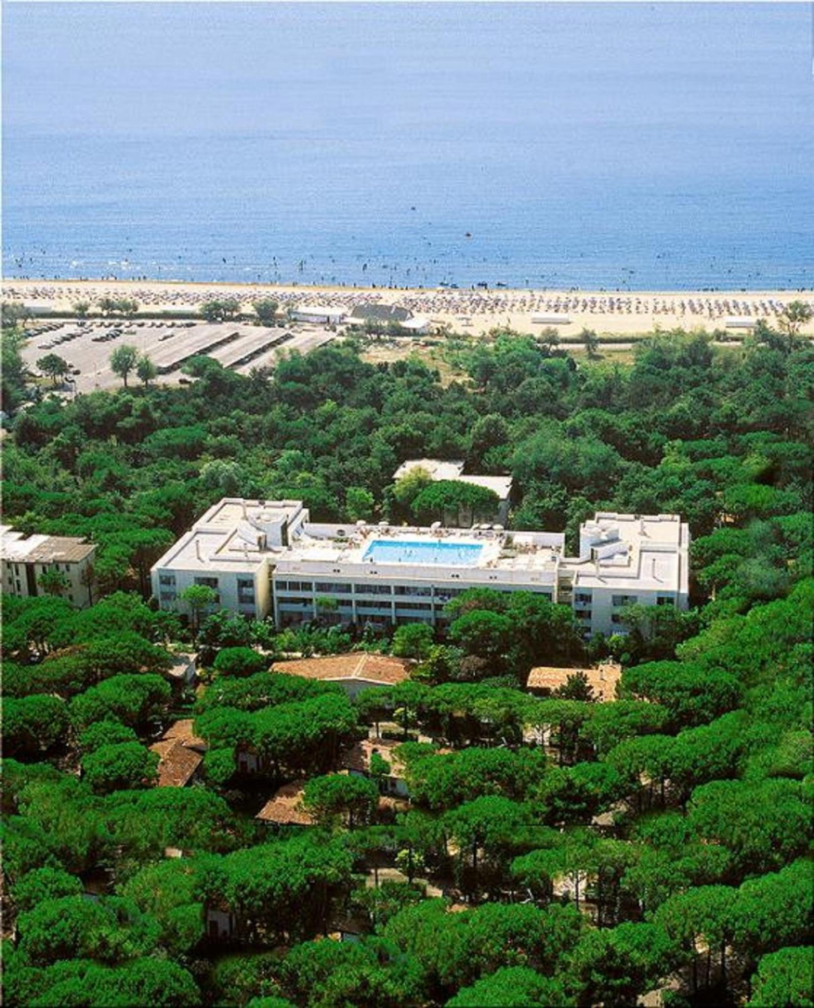 Residence Pinewood photo 1