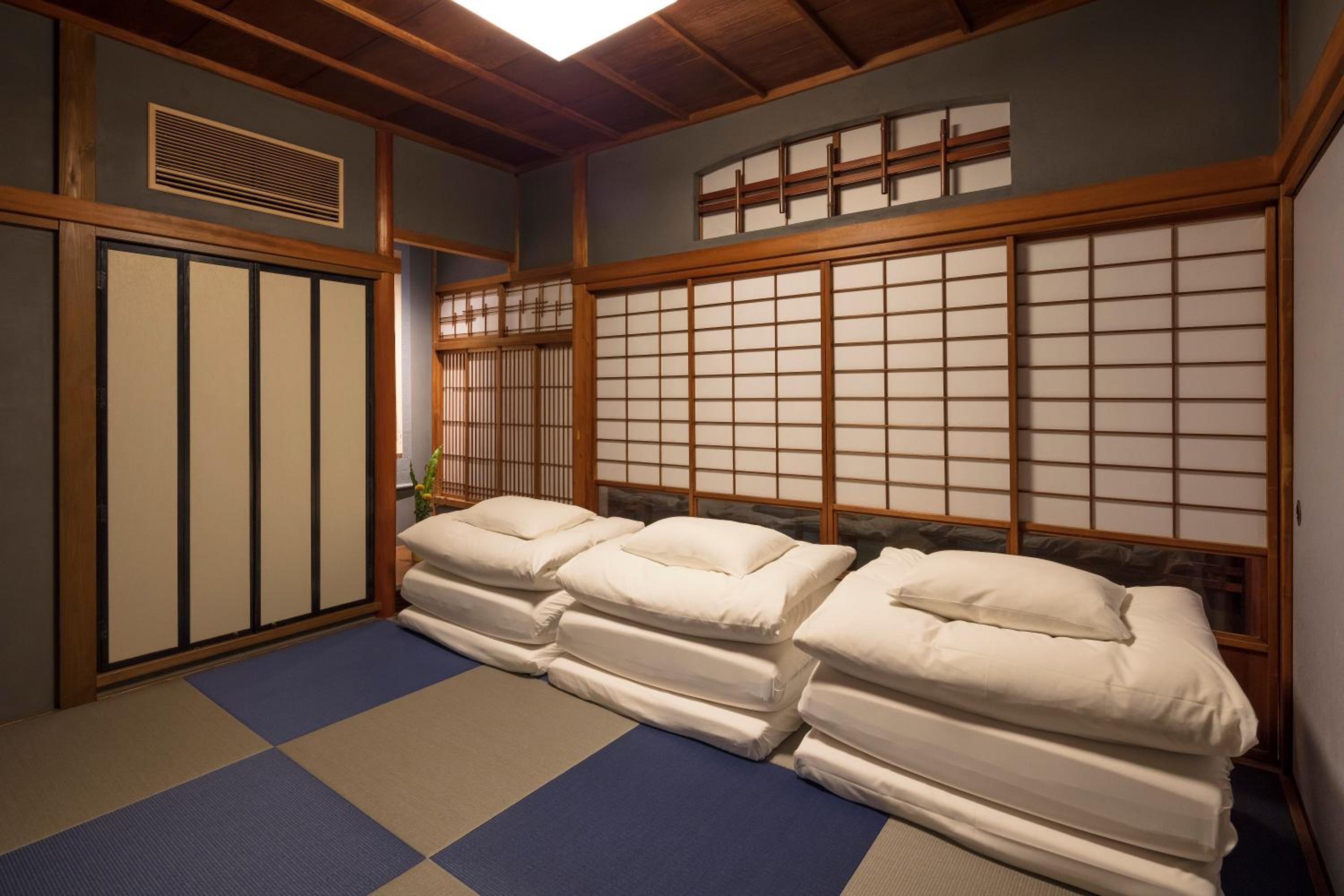 Hikoso-machi Gin no Ma