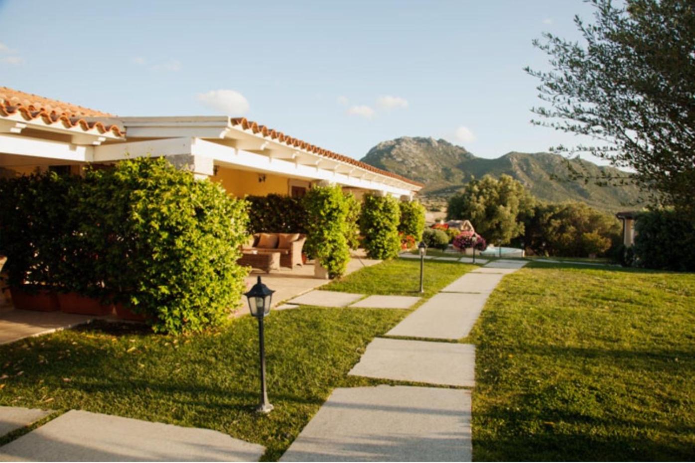 Hotel Cento Ulivi B&B - Image 1