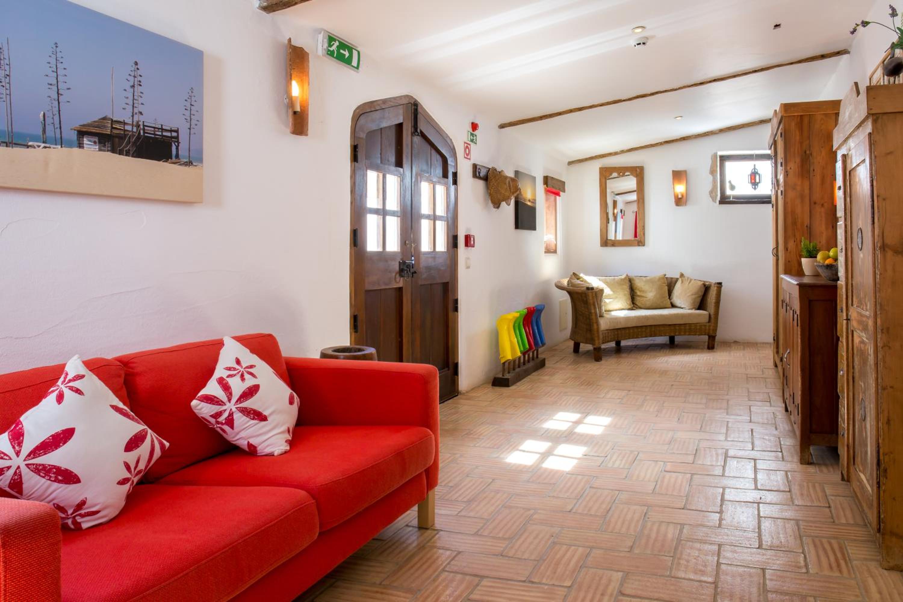 Lobby & Reception