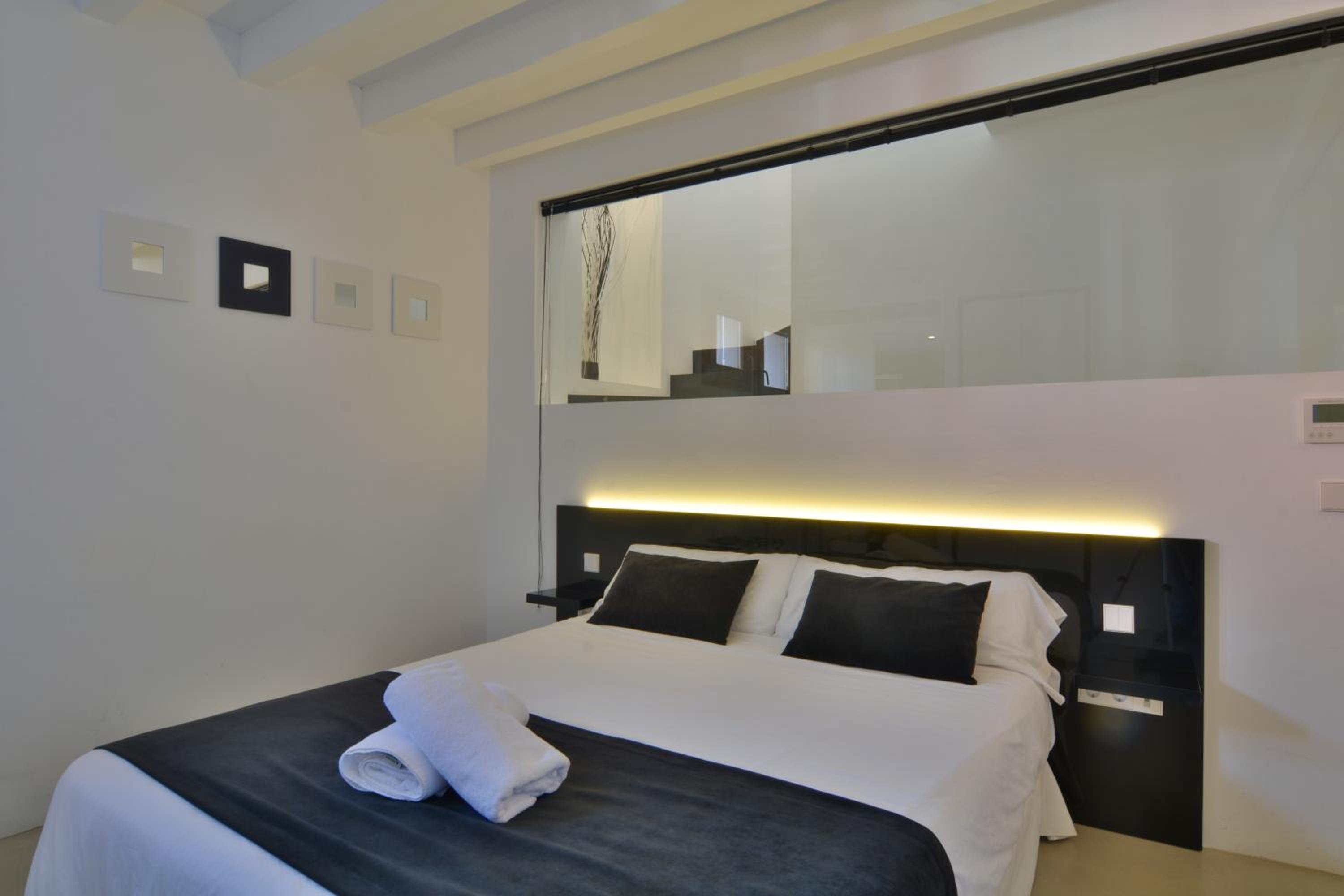 Lonja Suites Apartments