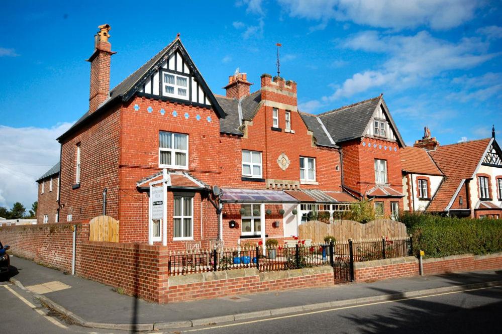 Hotel Launceston Villa