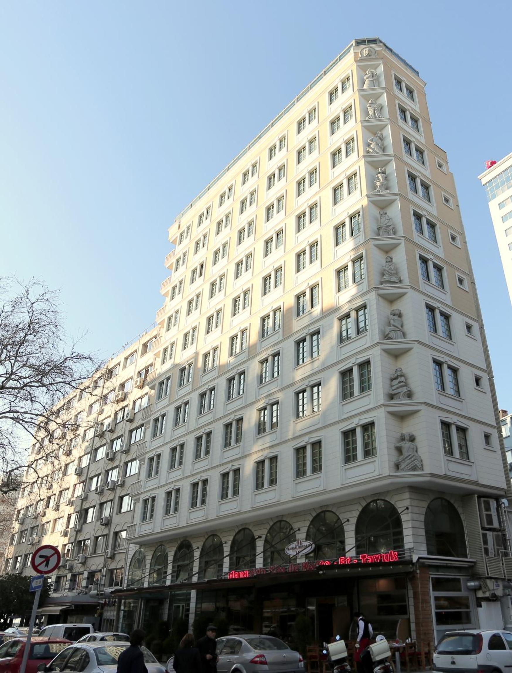 Hotel Marla becomes Marla Otel. - Image 80