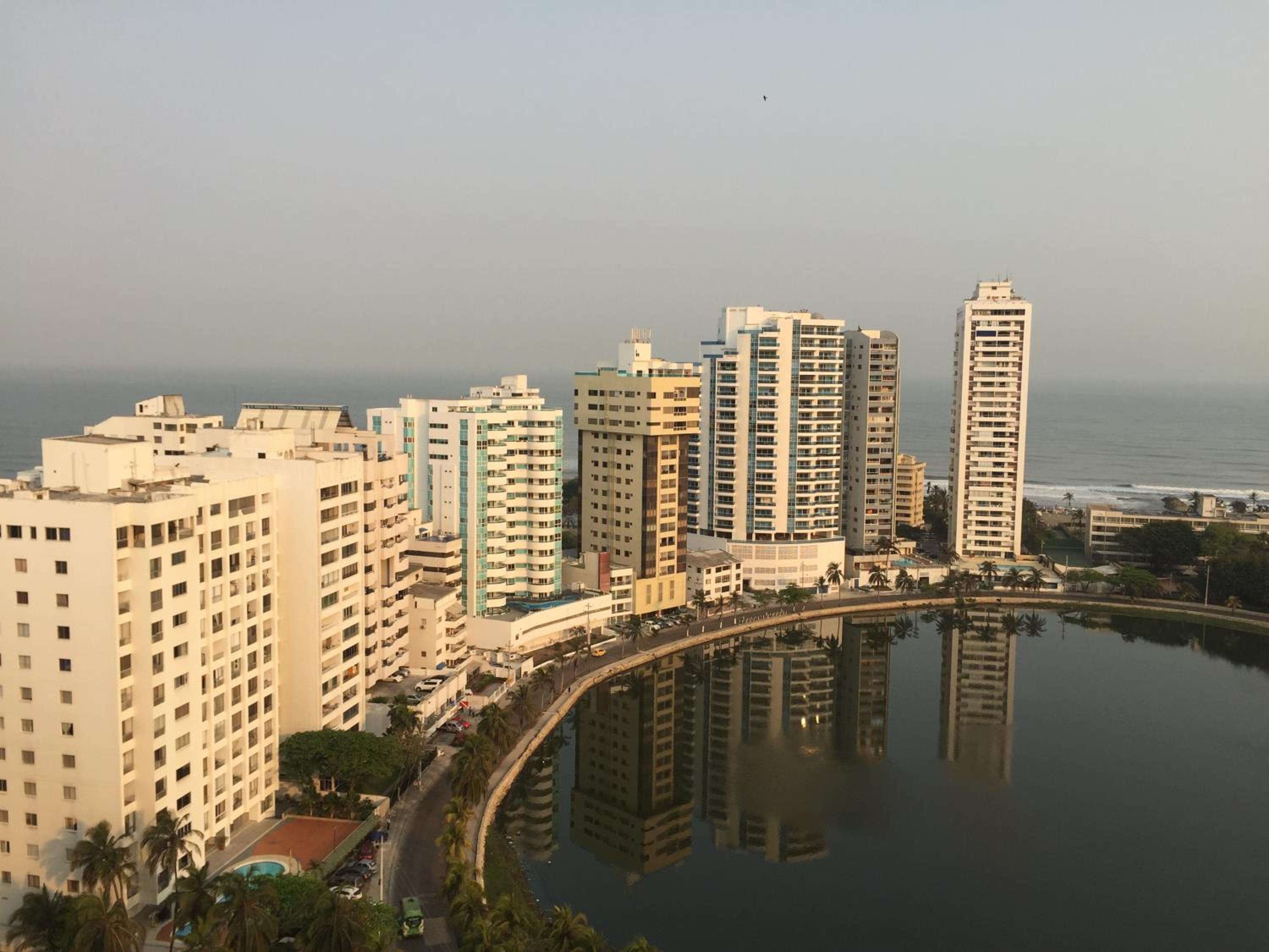 Apartamento en Cartagena, cerca al mar, edificio Nuevo Conquistador