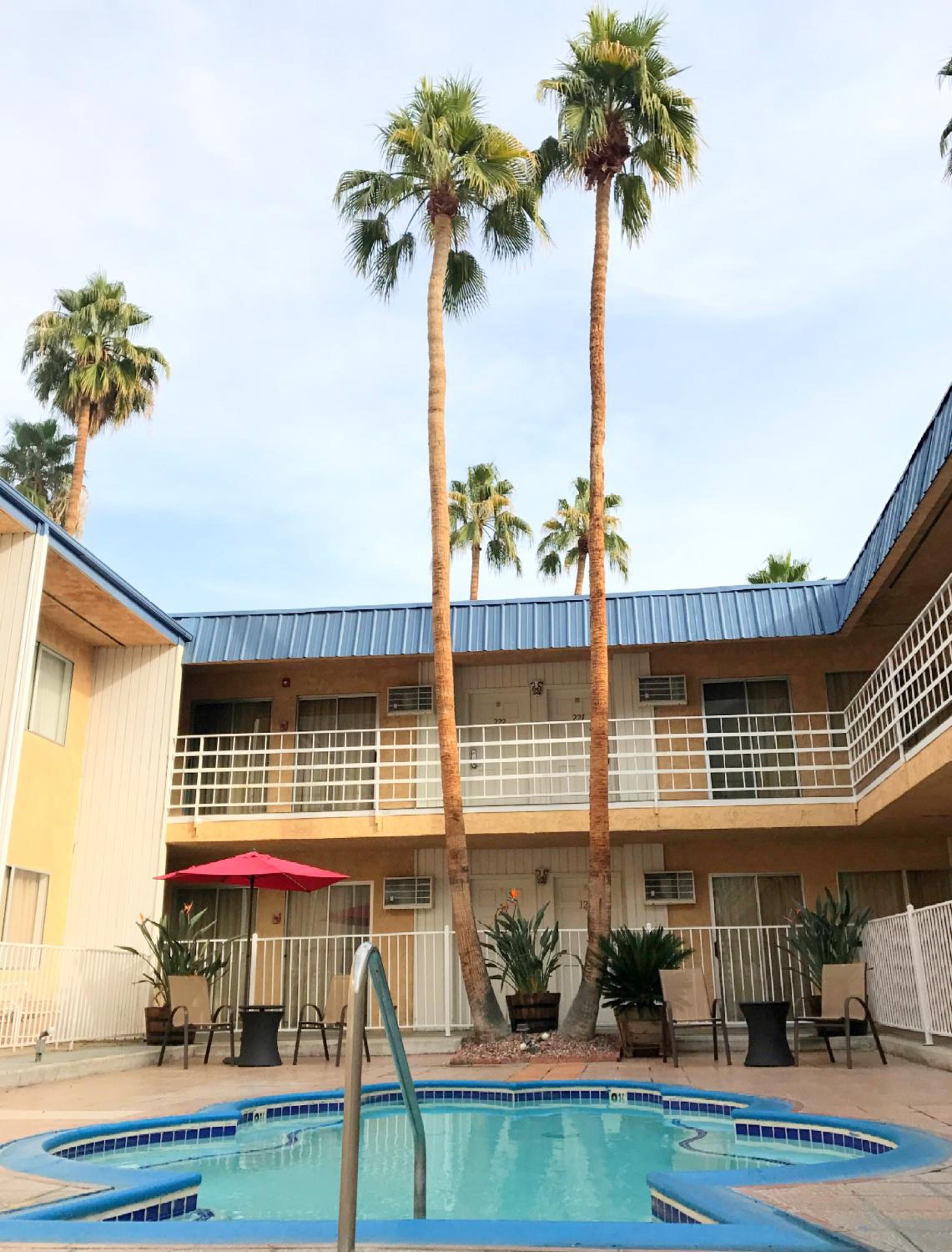 Delos Reyes Palm Springs