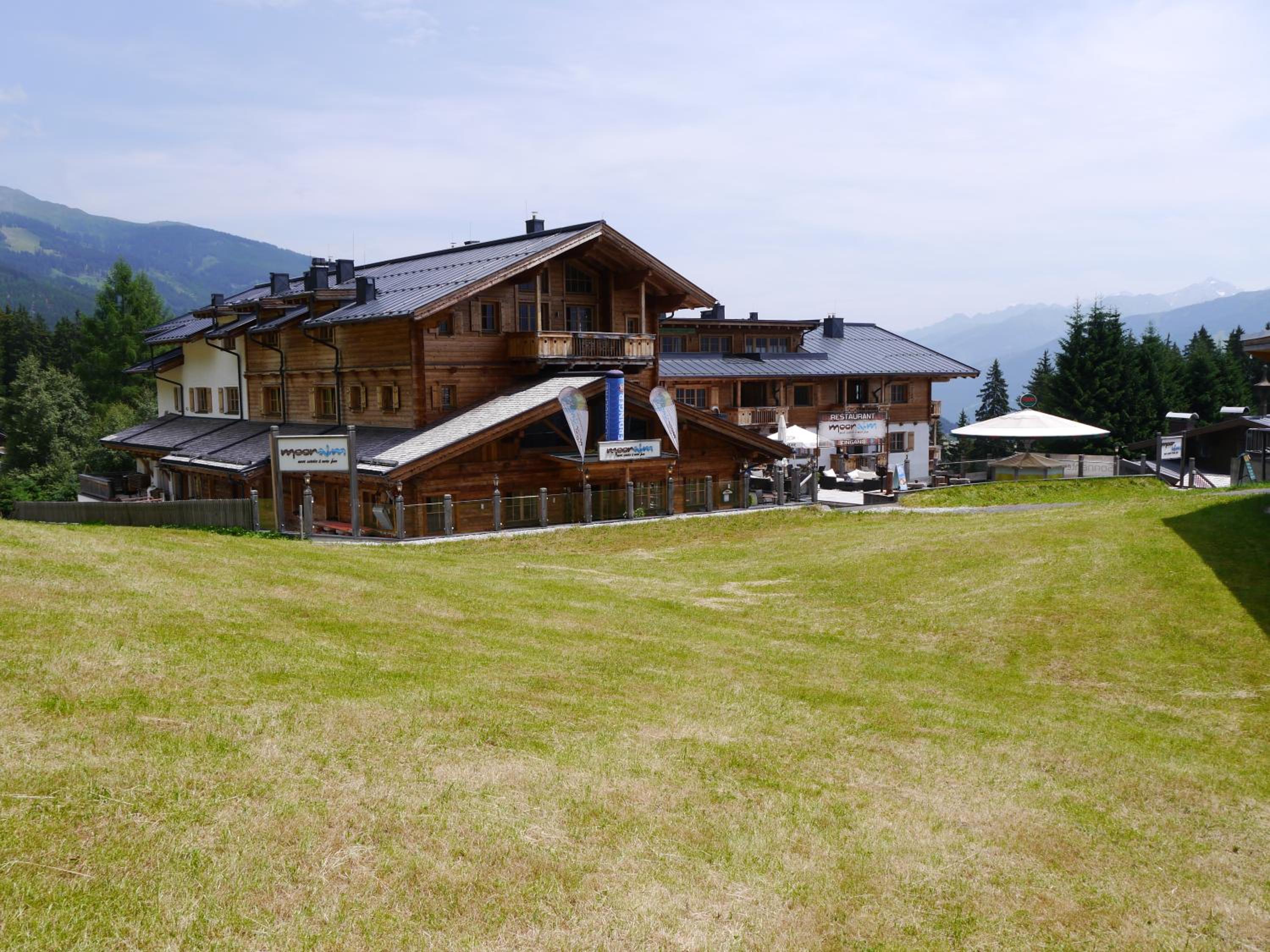 Panorama Chalets am Pass Thurn