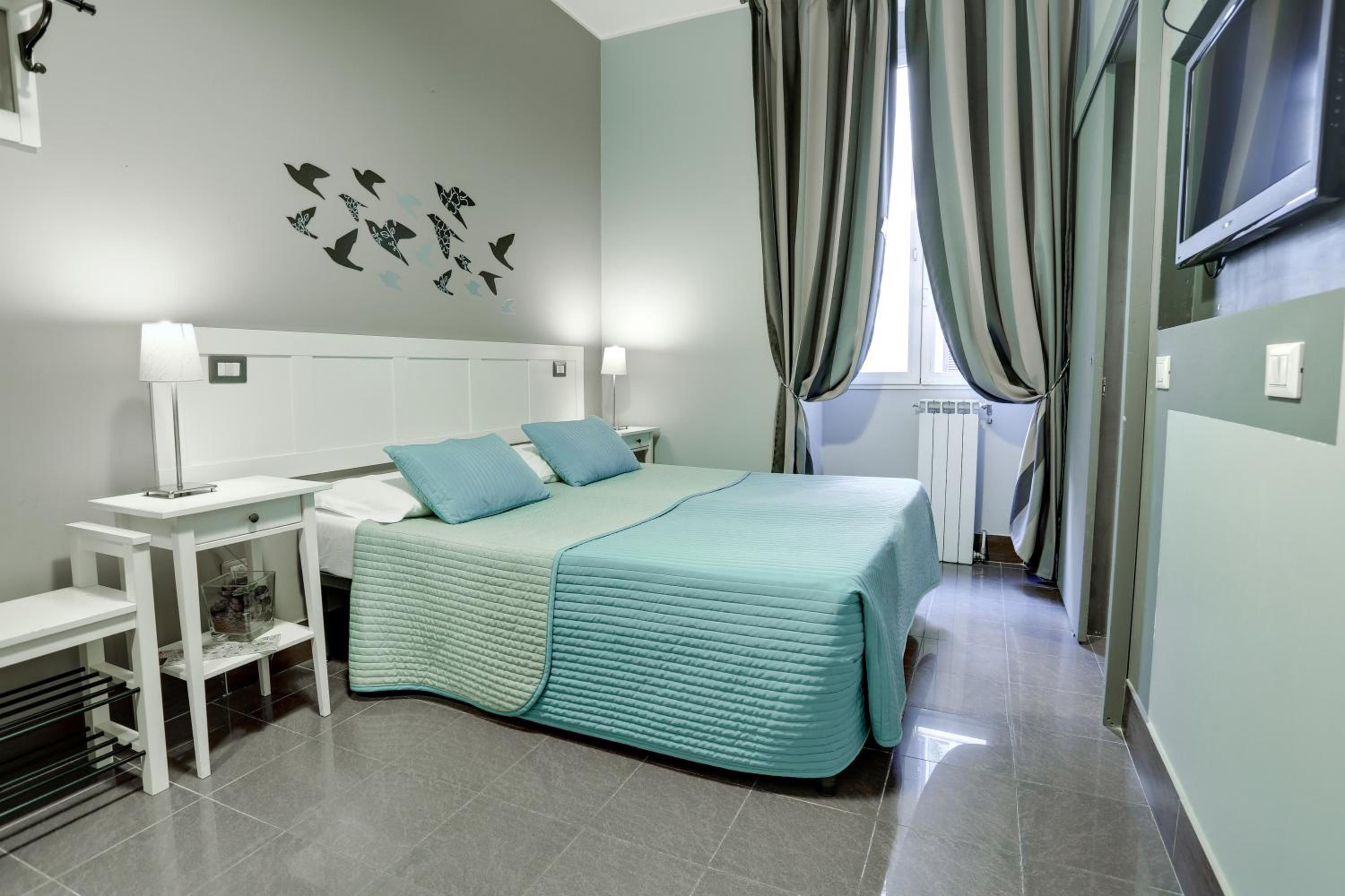 AmoRoma Suite