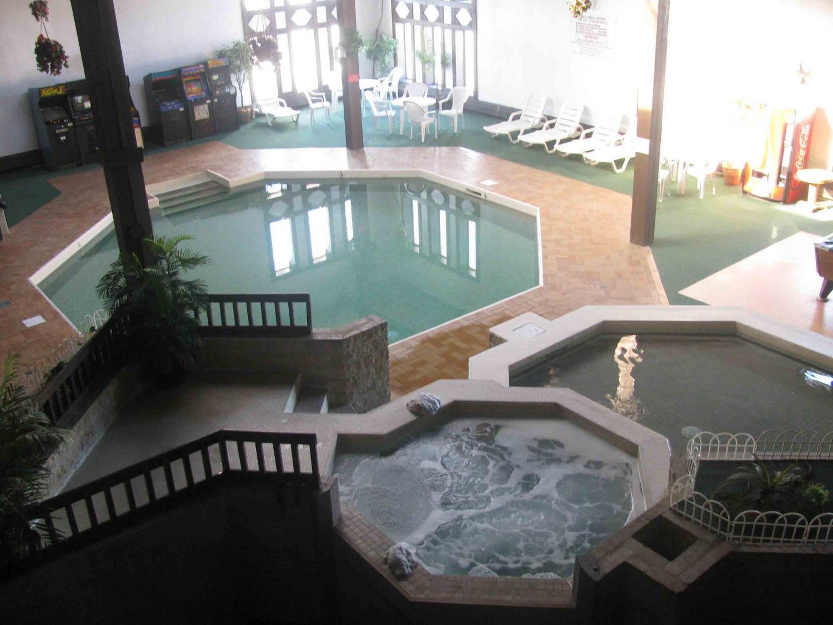 MOOSEJAW INN view 3