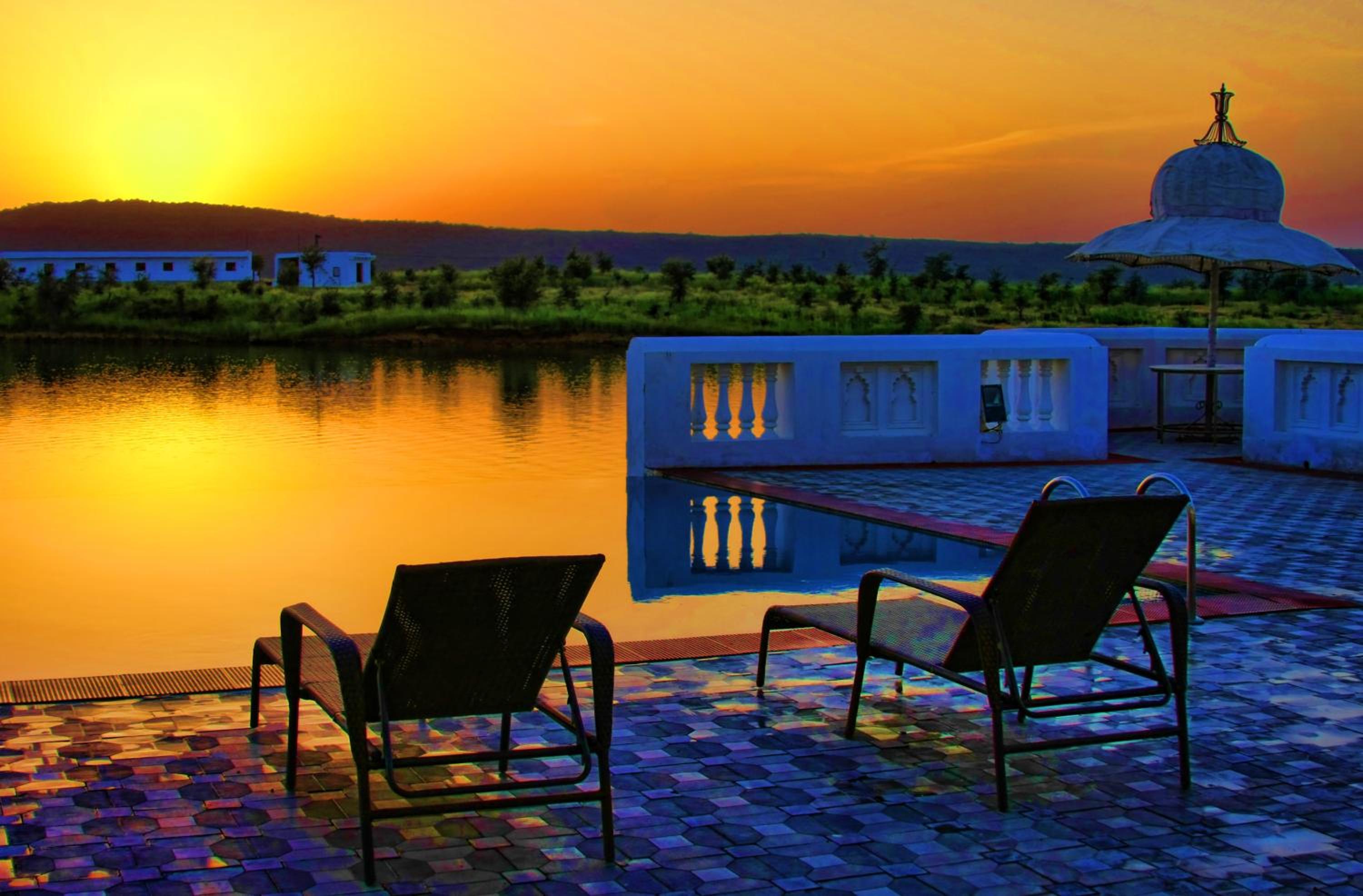 juSTa Lake Nahargarh Palace, Chittorgarh view 5