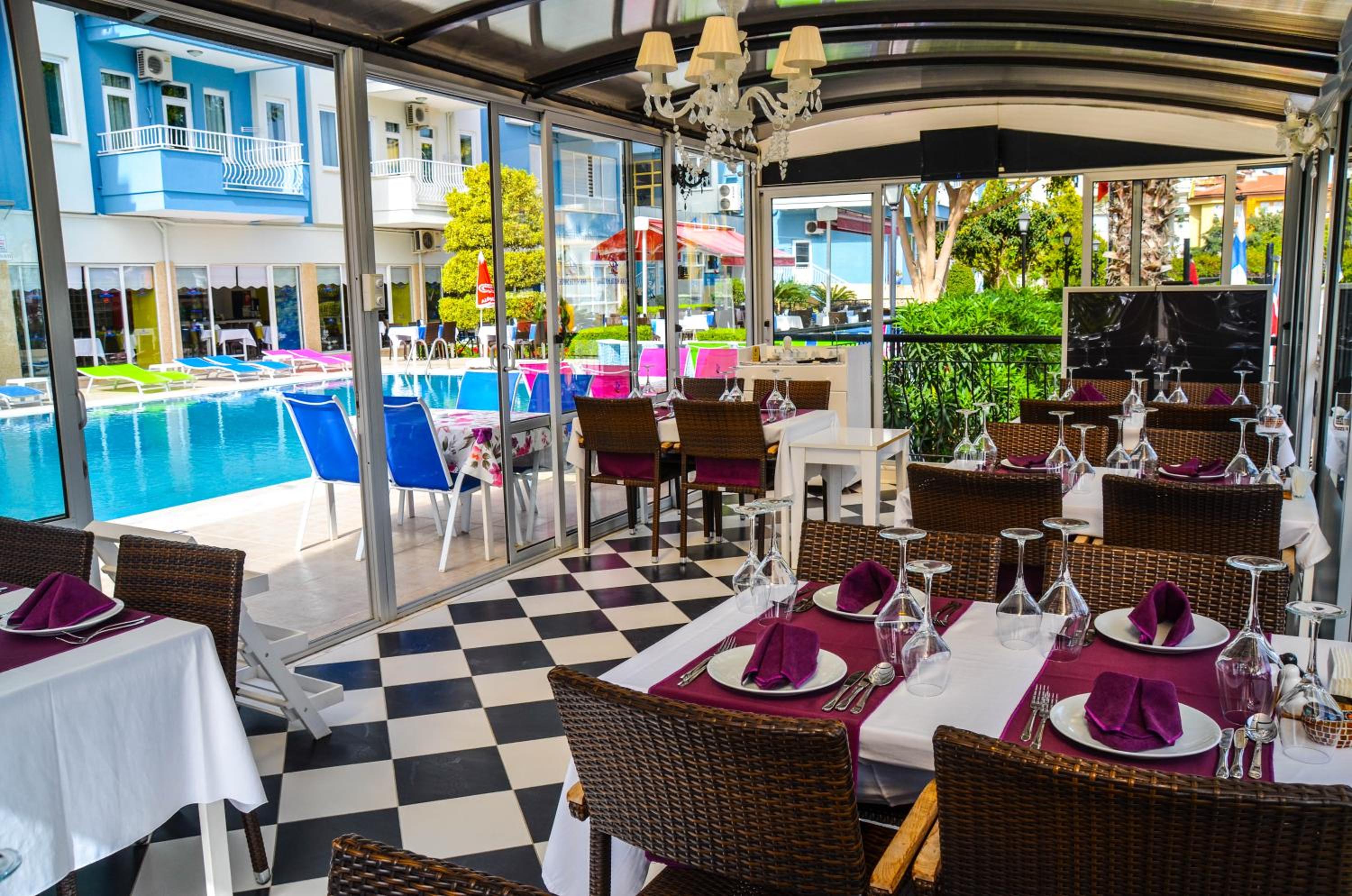 Ark Apart and Suite Hotel - Image 20