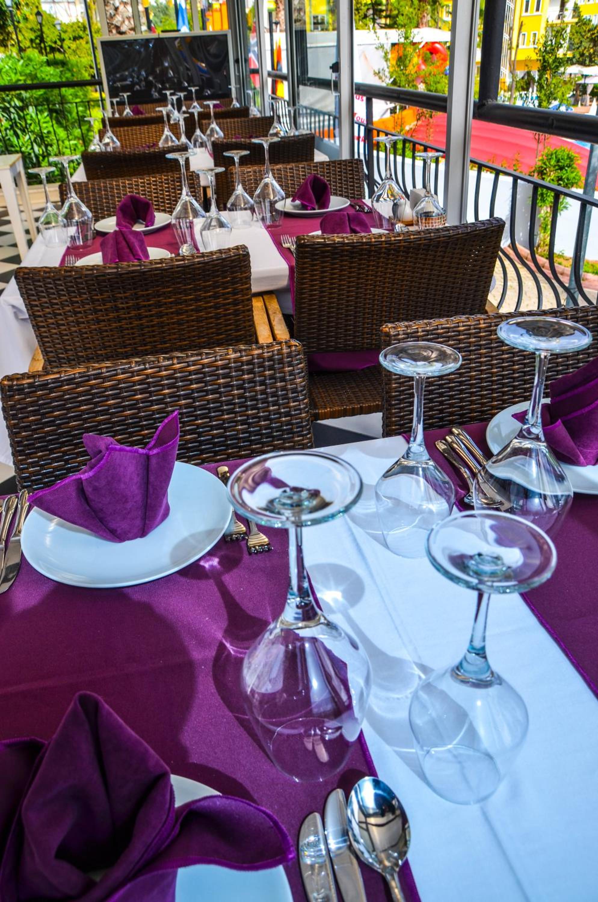 Ark Apart and Suite Hotel - Image 23