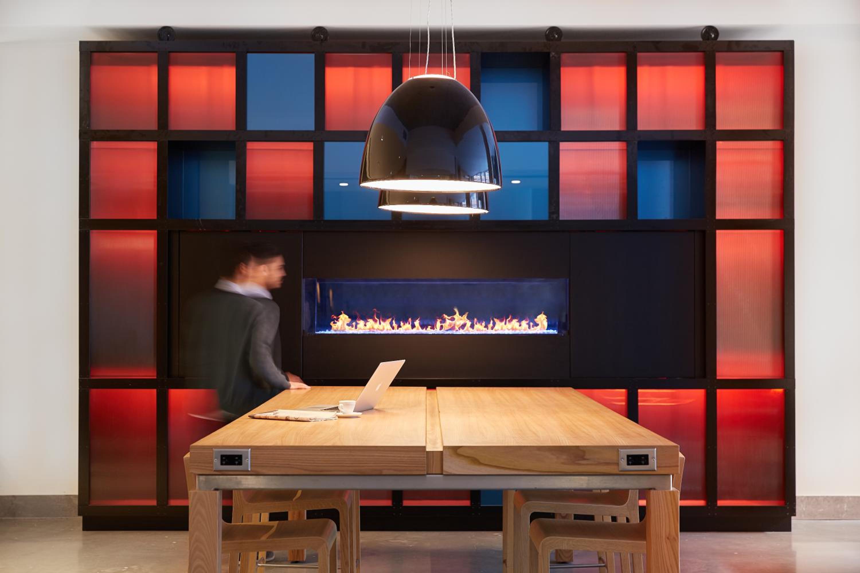 Hotel Le Dauphin Montréal Centre-Ville - Image 1