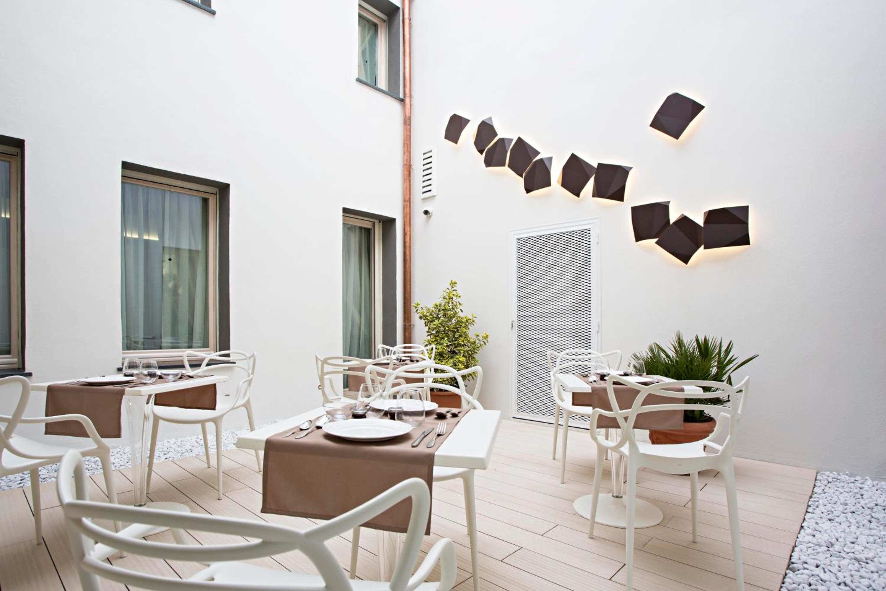 Borgoleoni 18 - Room and Breakfast
