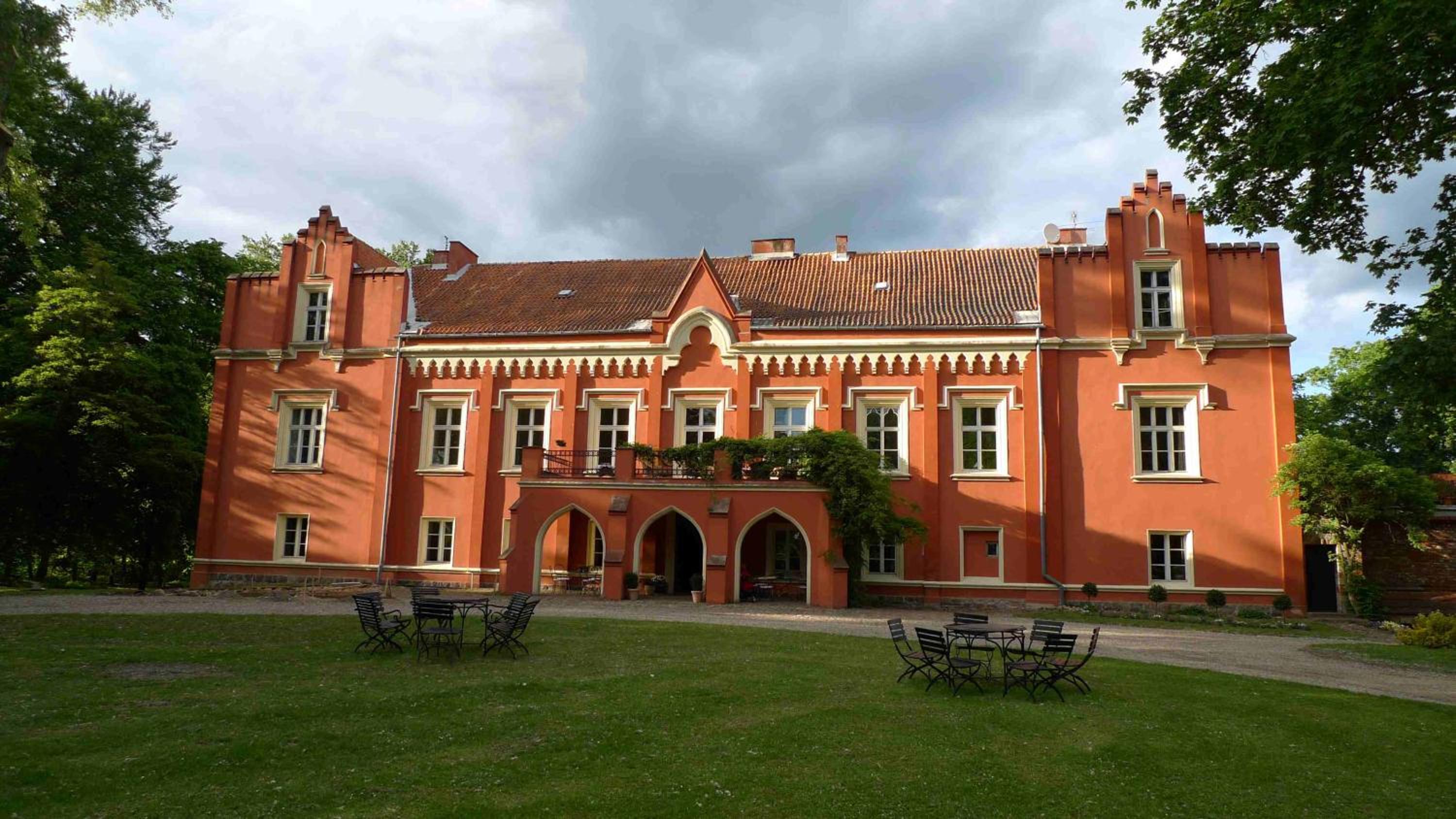 Zamek Rynkówka view 3