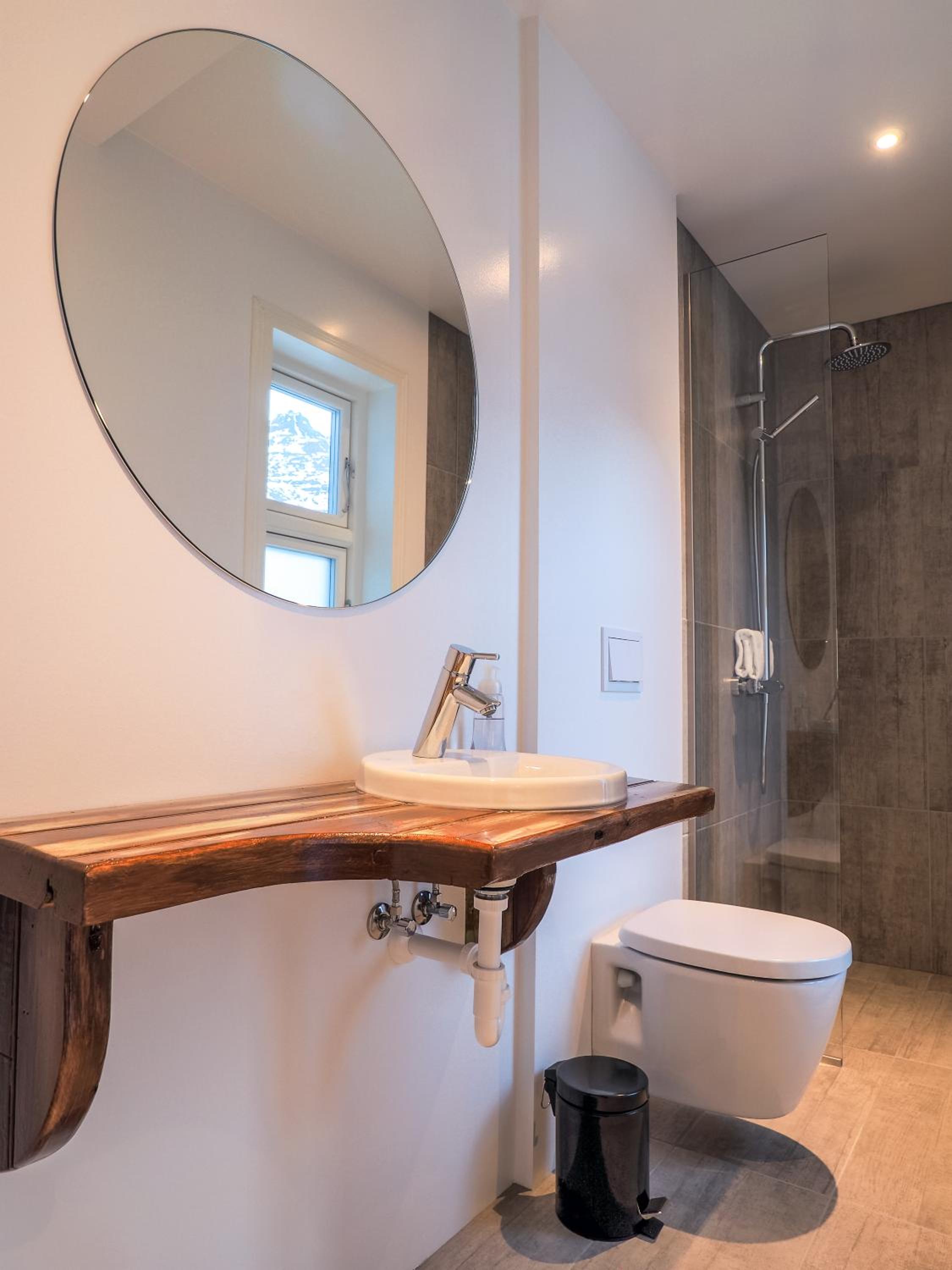Við Lónið Guesthouse