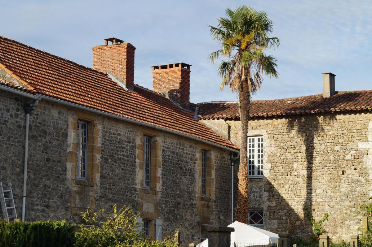 Le Vieux Château de Saint Martin-Lars view 3