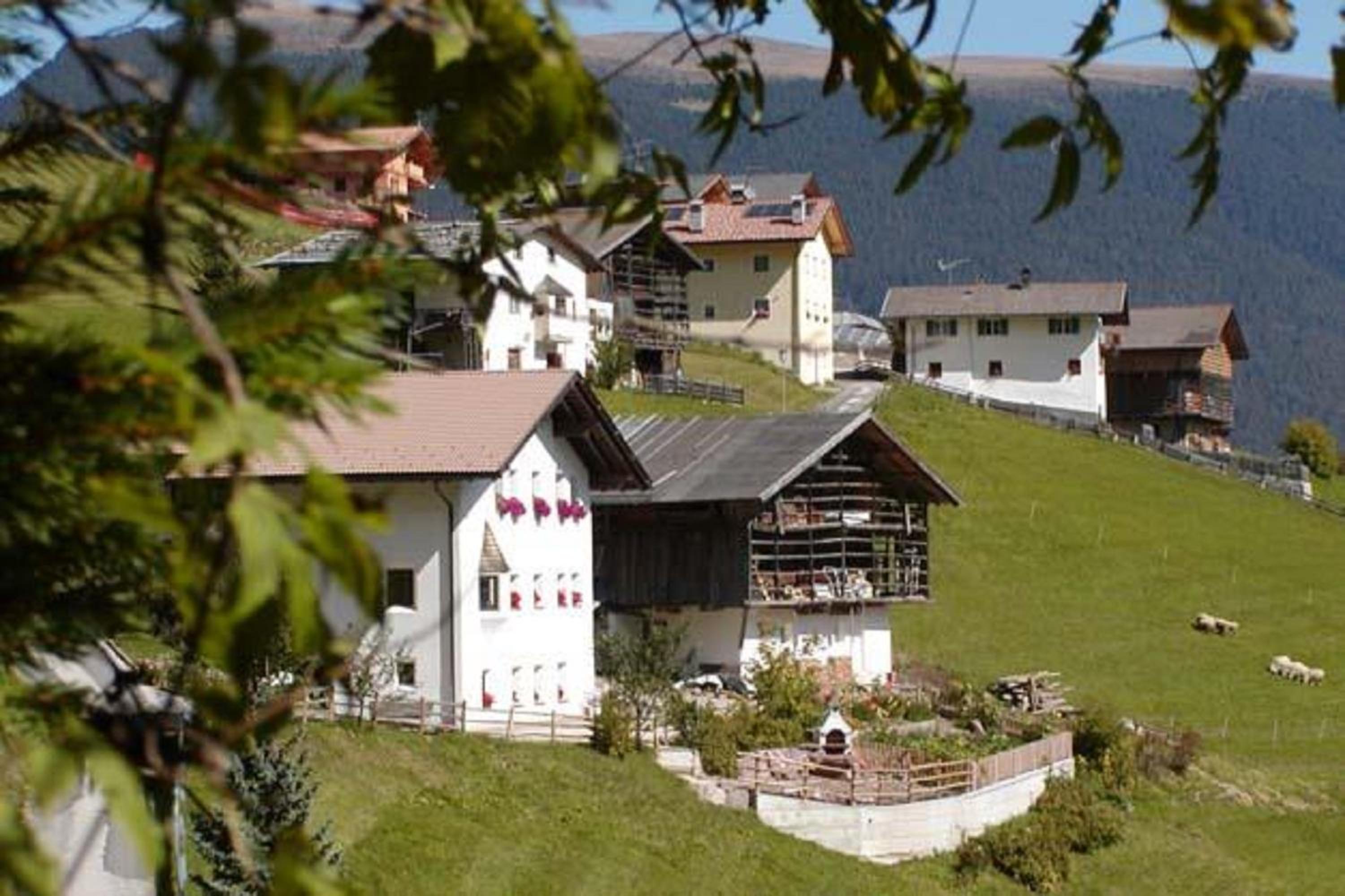 Agriturismo Apartments Tuene