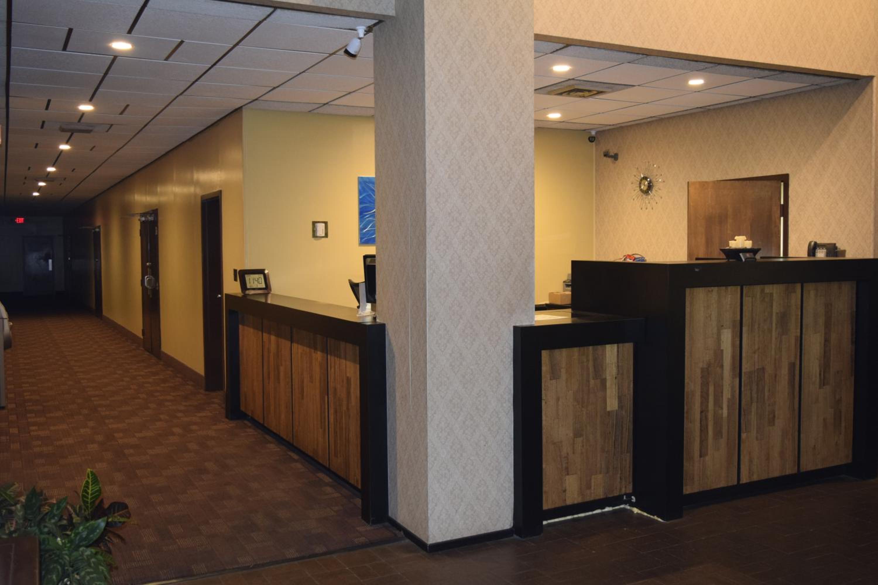 Landmark Inn