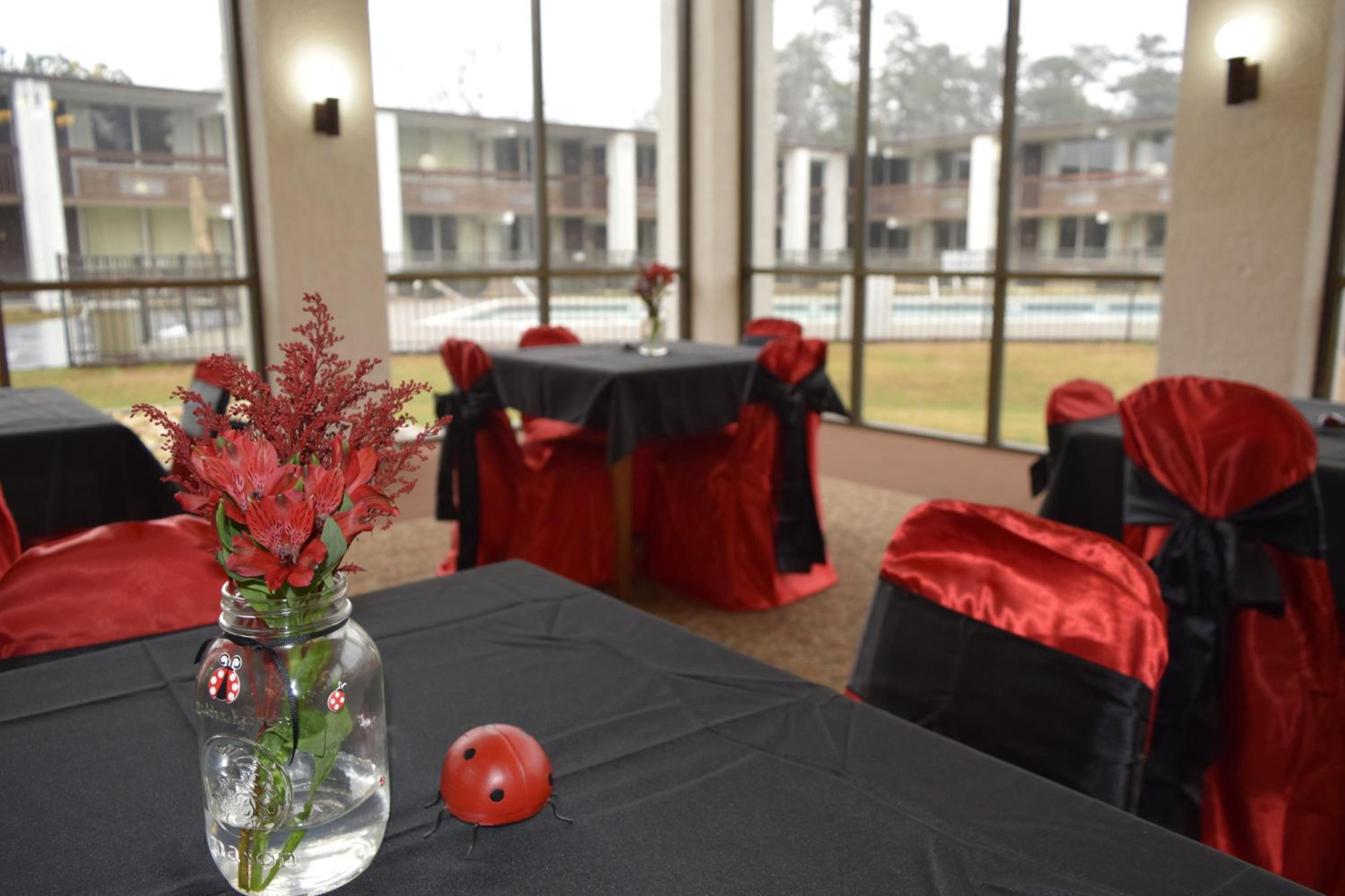 Landmark Inn