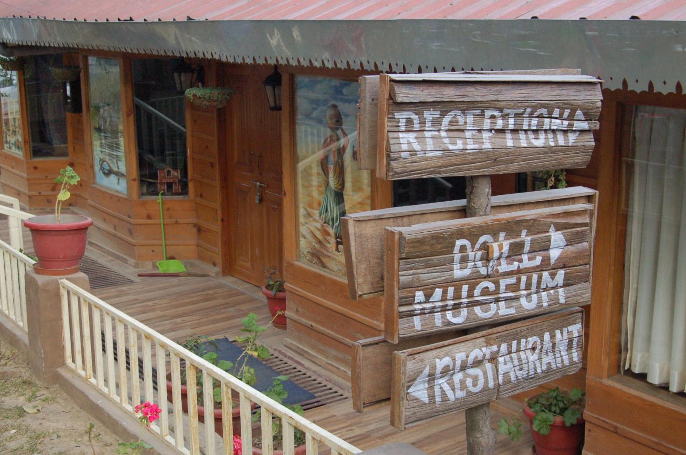 Royal Dutch Resorts and Doll Museum view 2