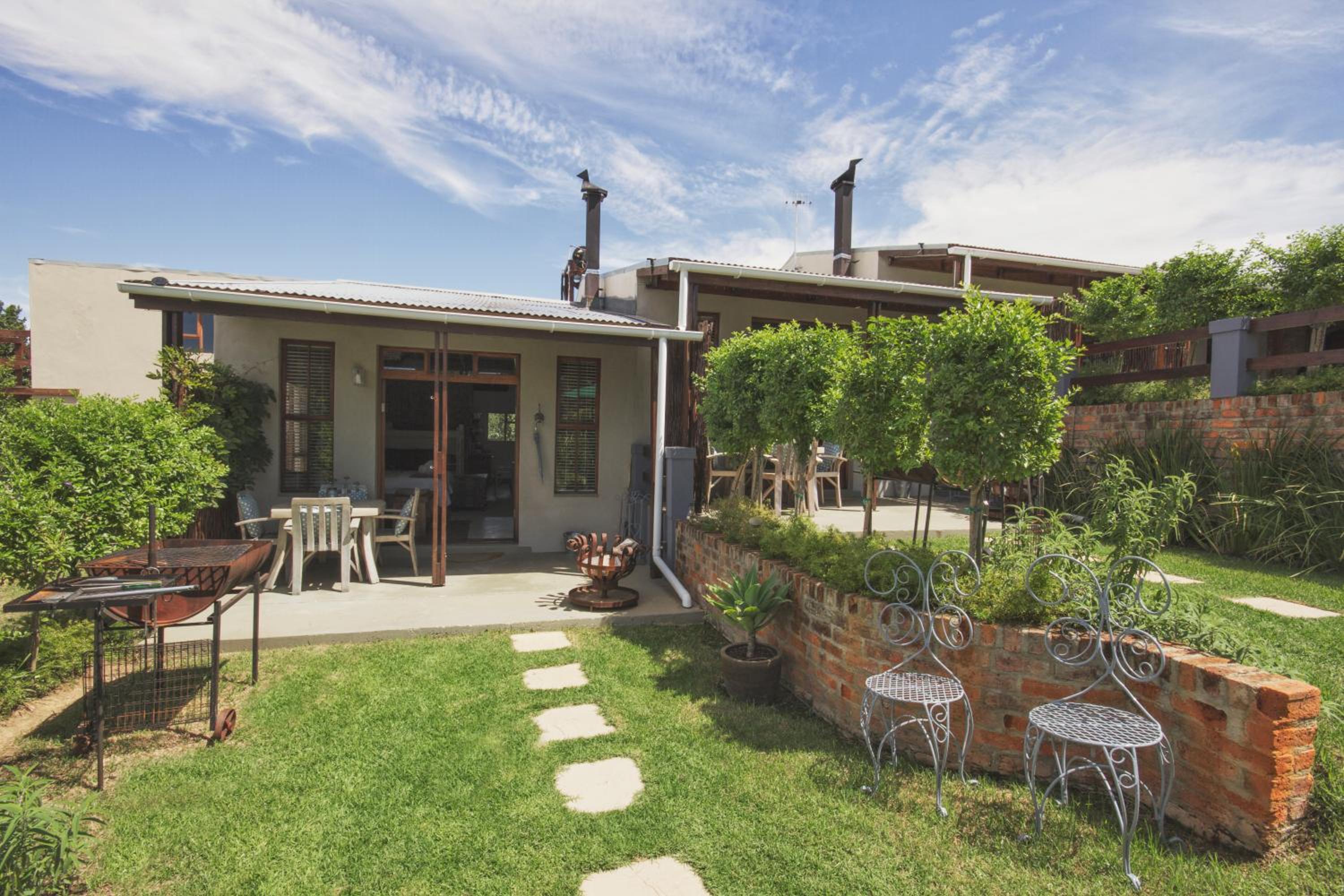 A Hilltop Country Retreat