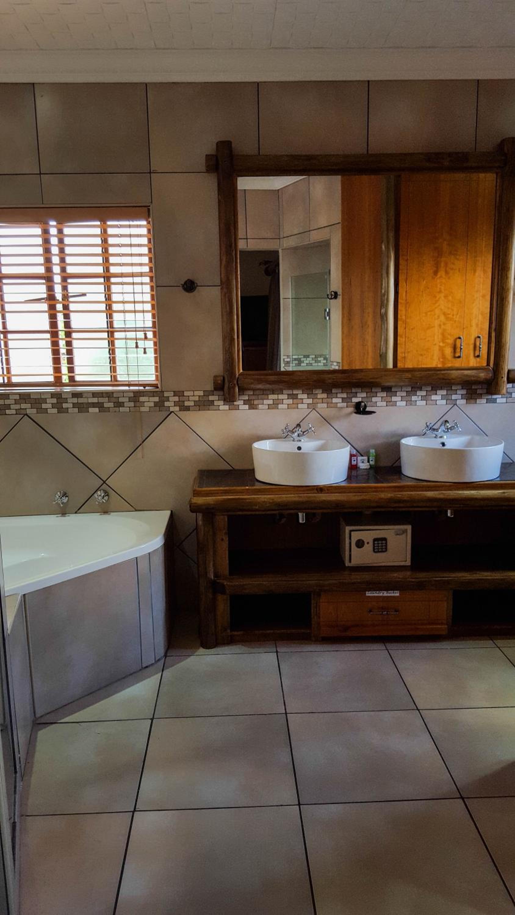 Aark Guest Lodge