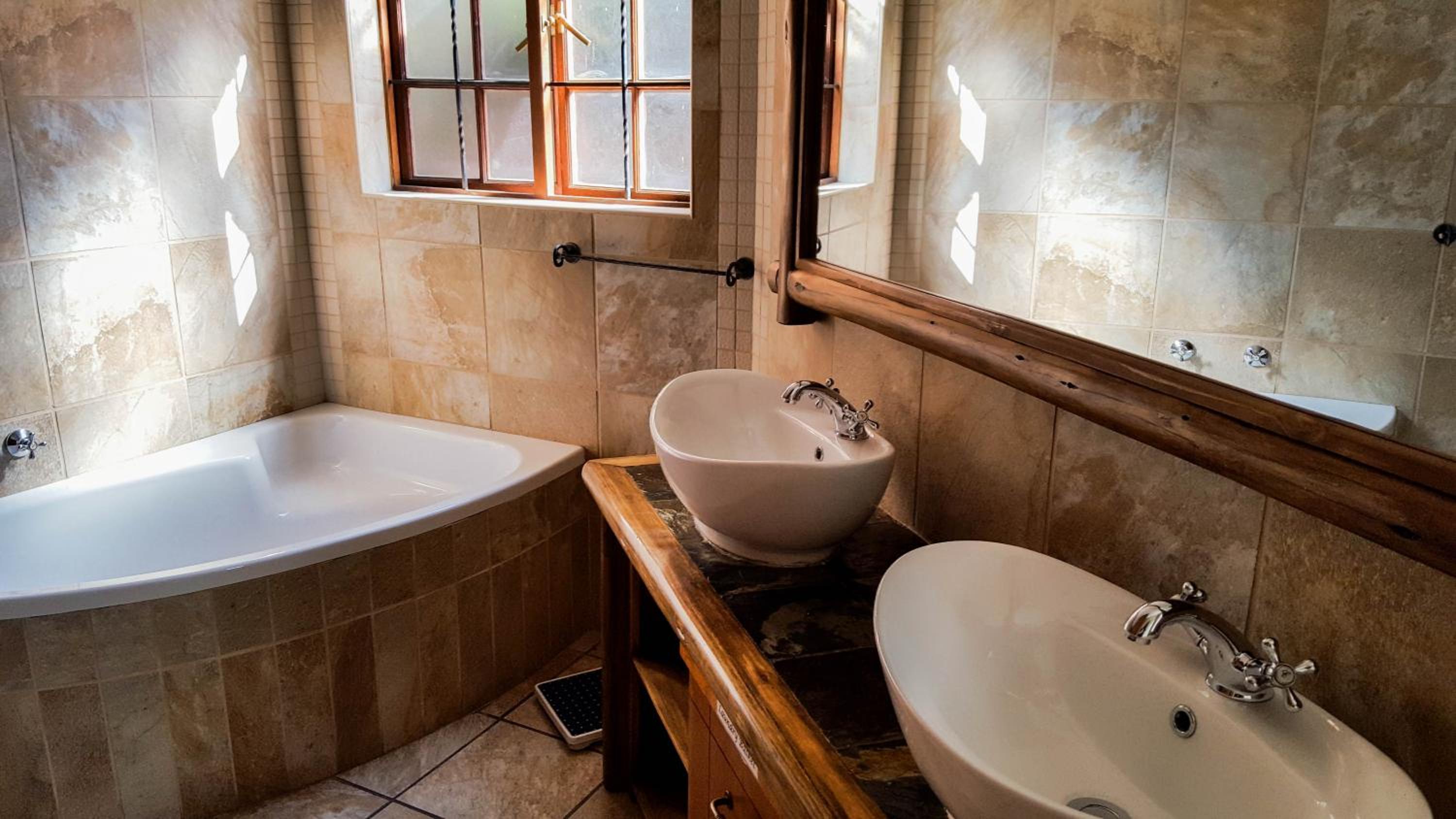 Aark Guest Lodge