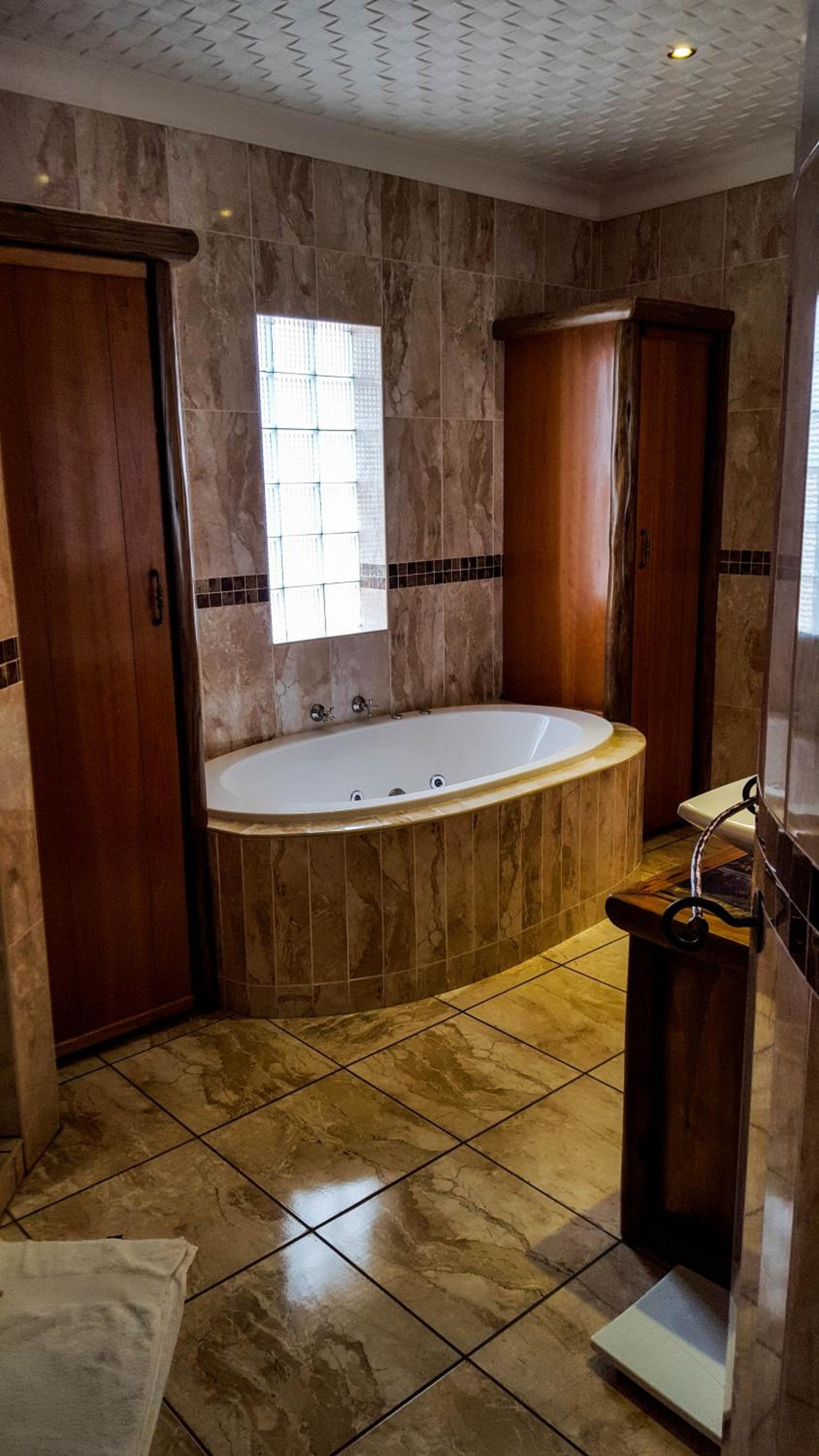 Aark Guest Lodge