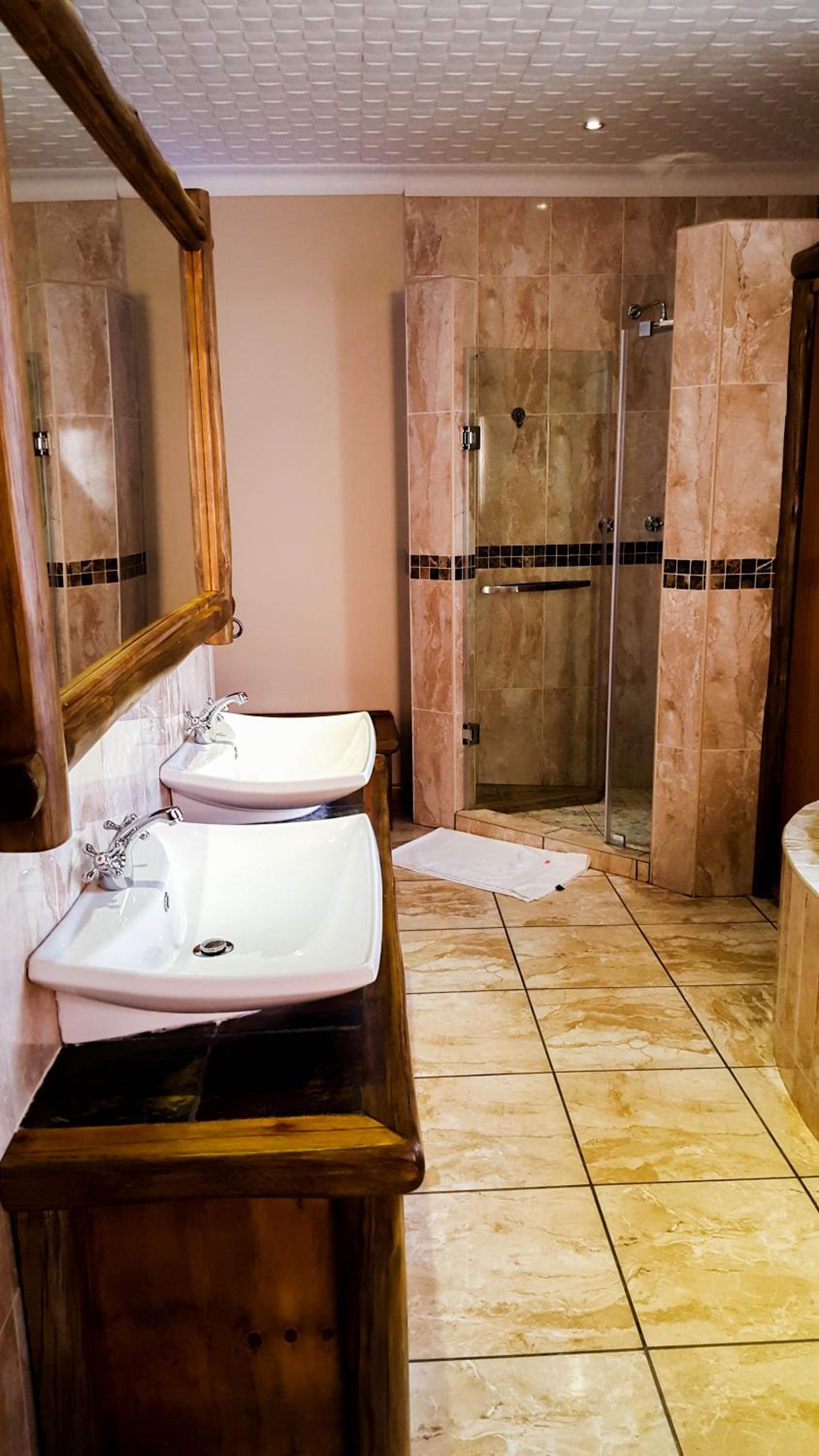 Aark Guest Lodge
