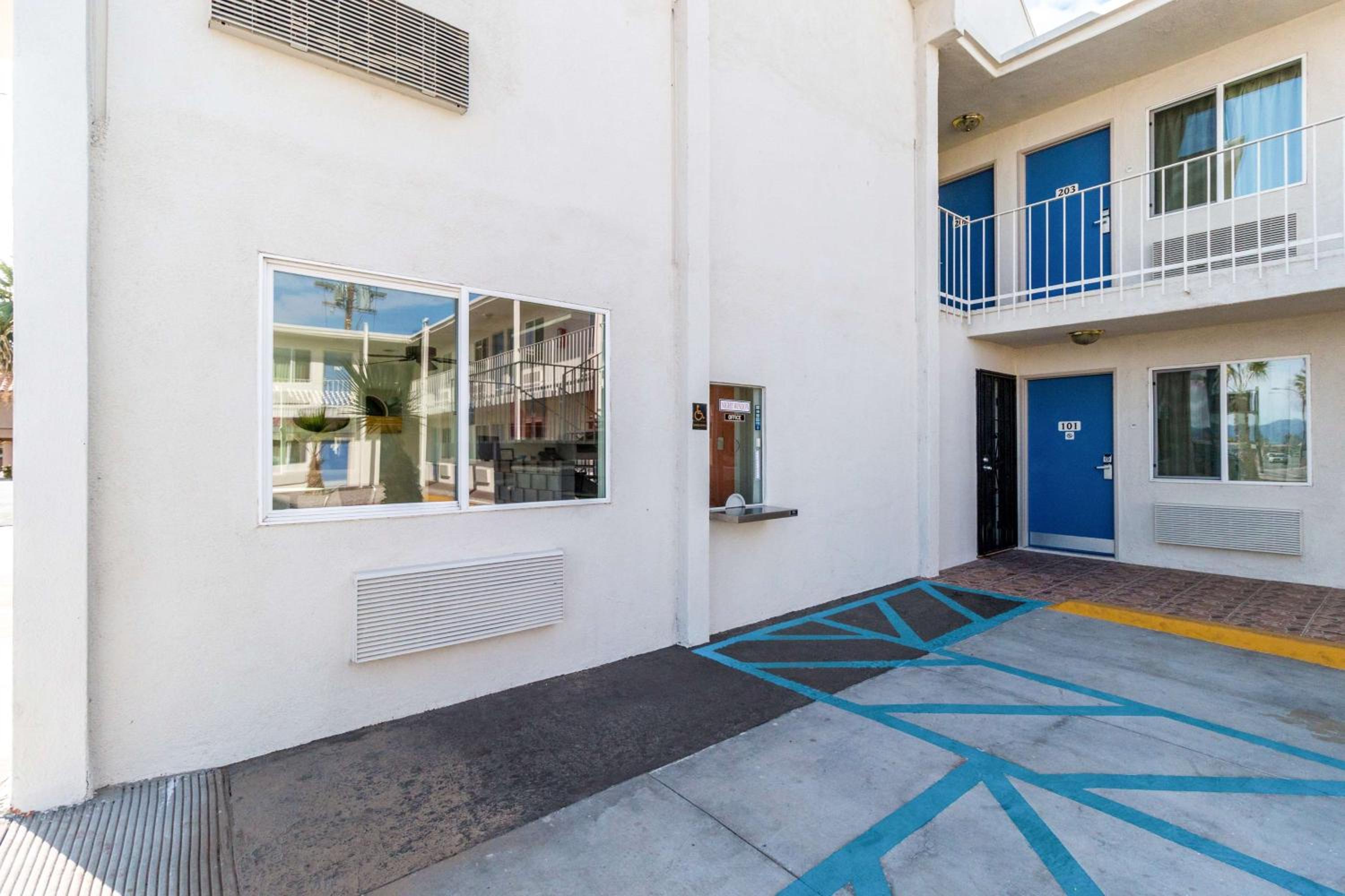 Motel 6-Blythe, CA - South