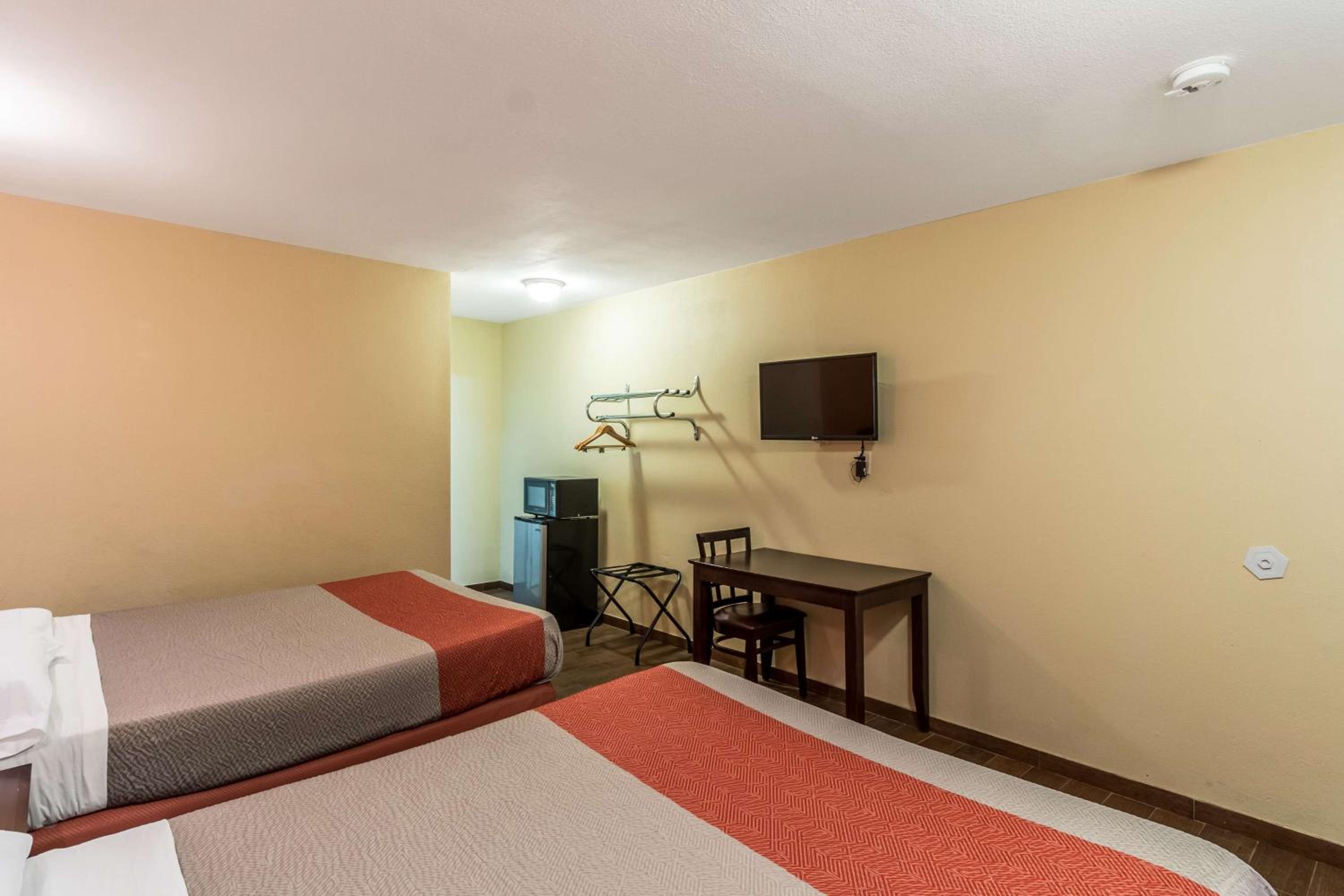Motel 6-Blythe, CA - South