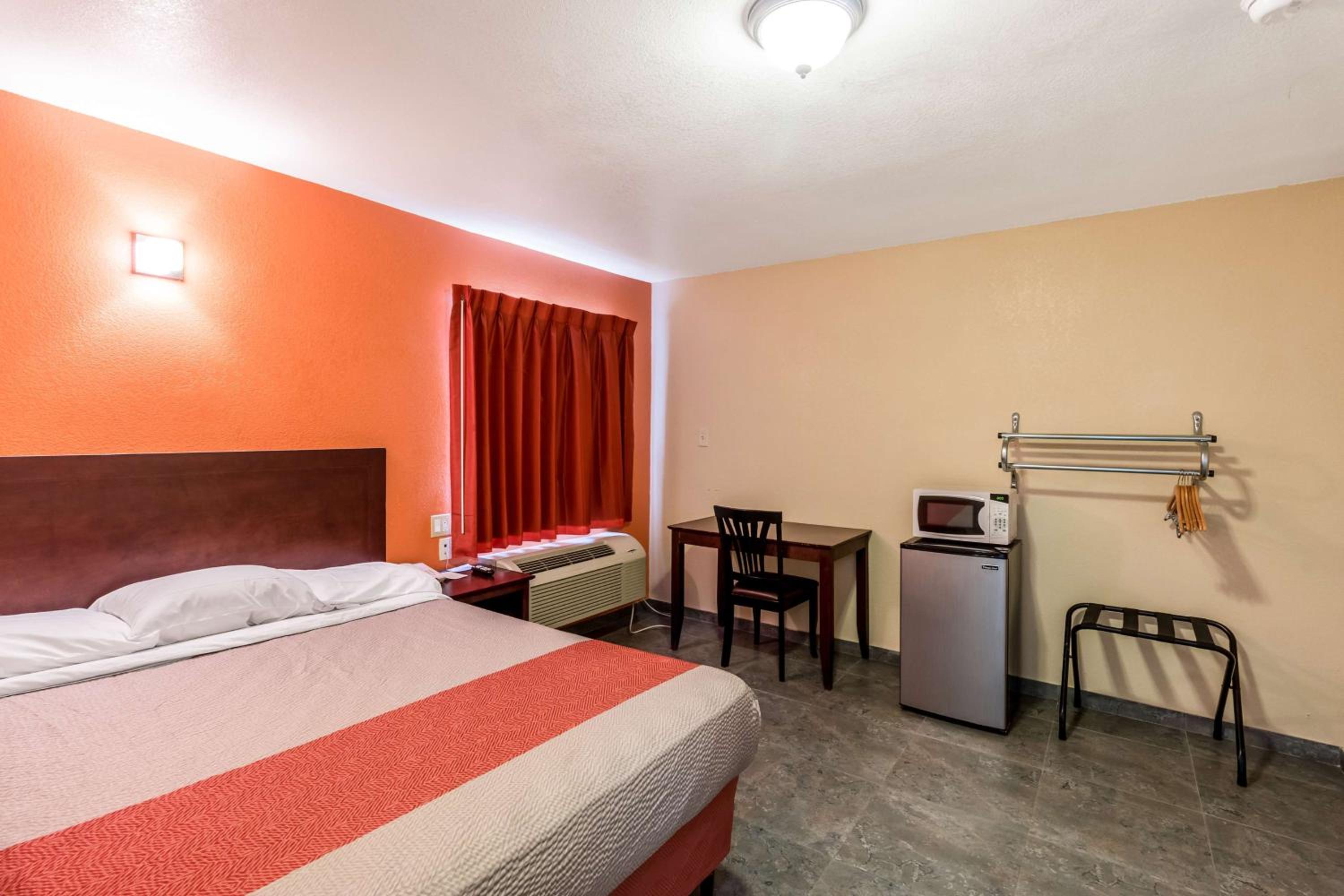 Motel 6-Blythe, CA - South